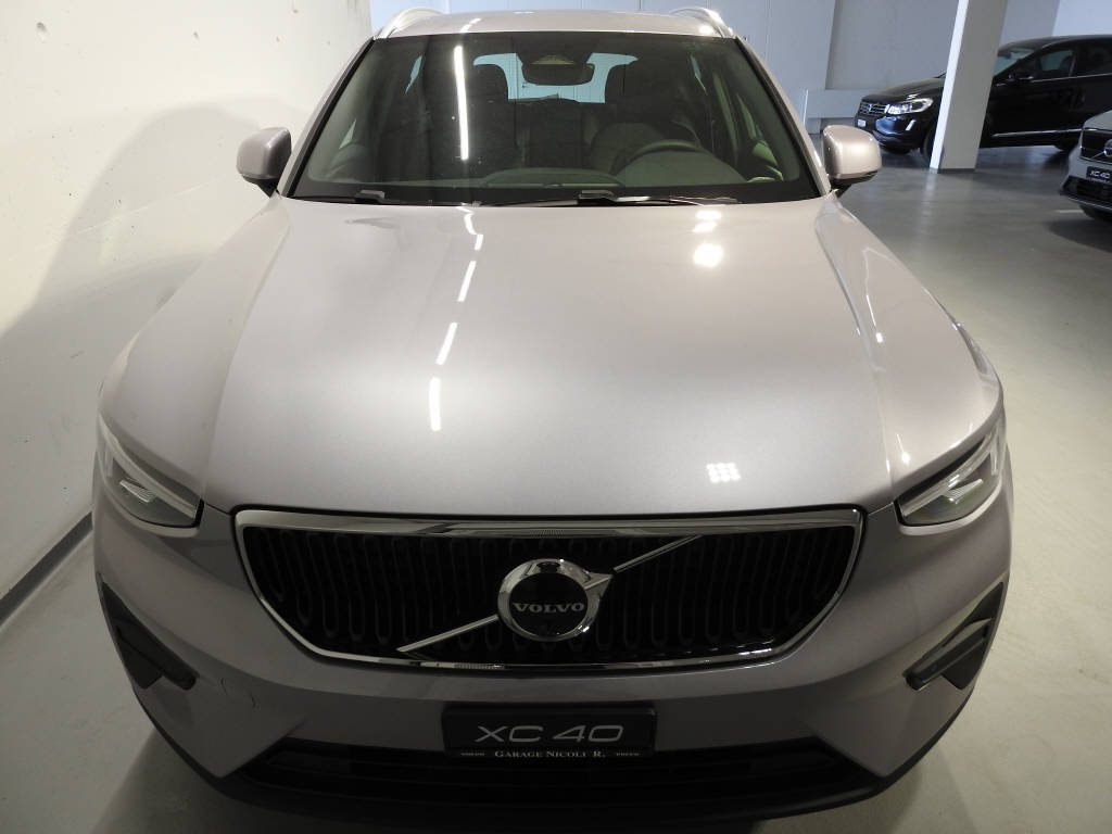 VOLVO XC40 2.0 B3 MH Core-image-1