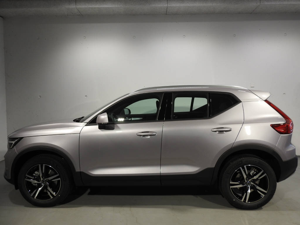VOLVO XC40 2.0 B3 MH Core-image-2