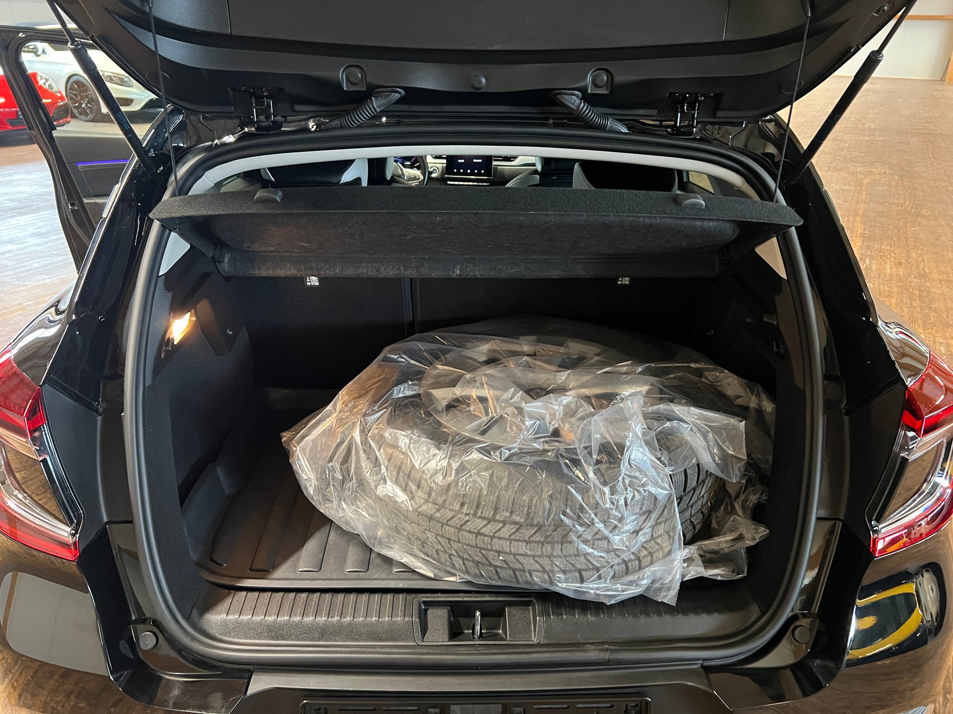 RENAULT Captur 1.3 TCe Techno EDC-image-14