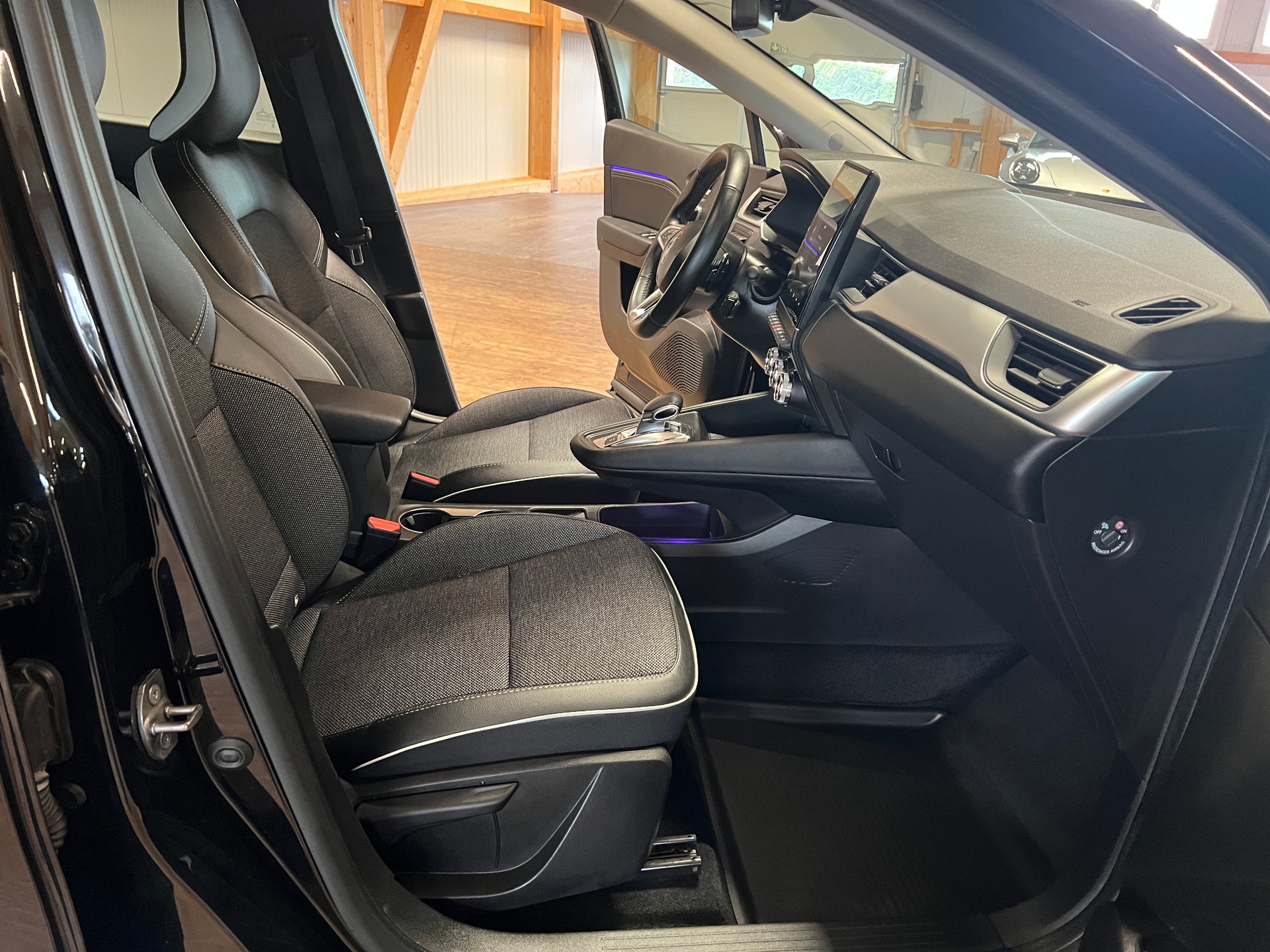 RENAULT Captur 1.3 TCe Techno EDC-image-10