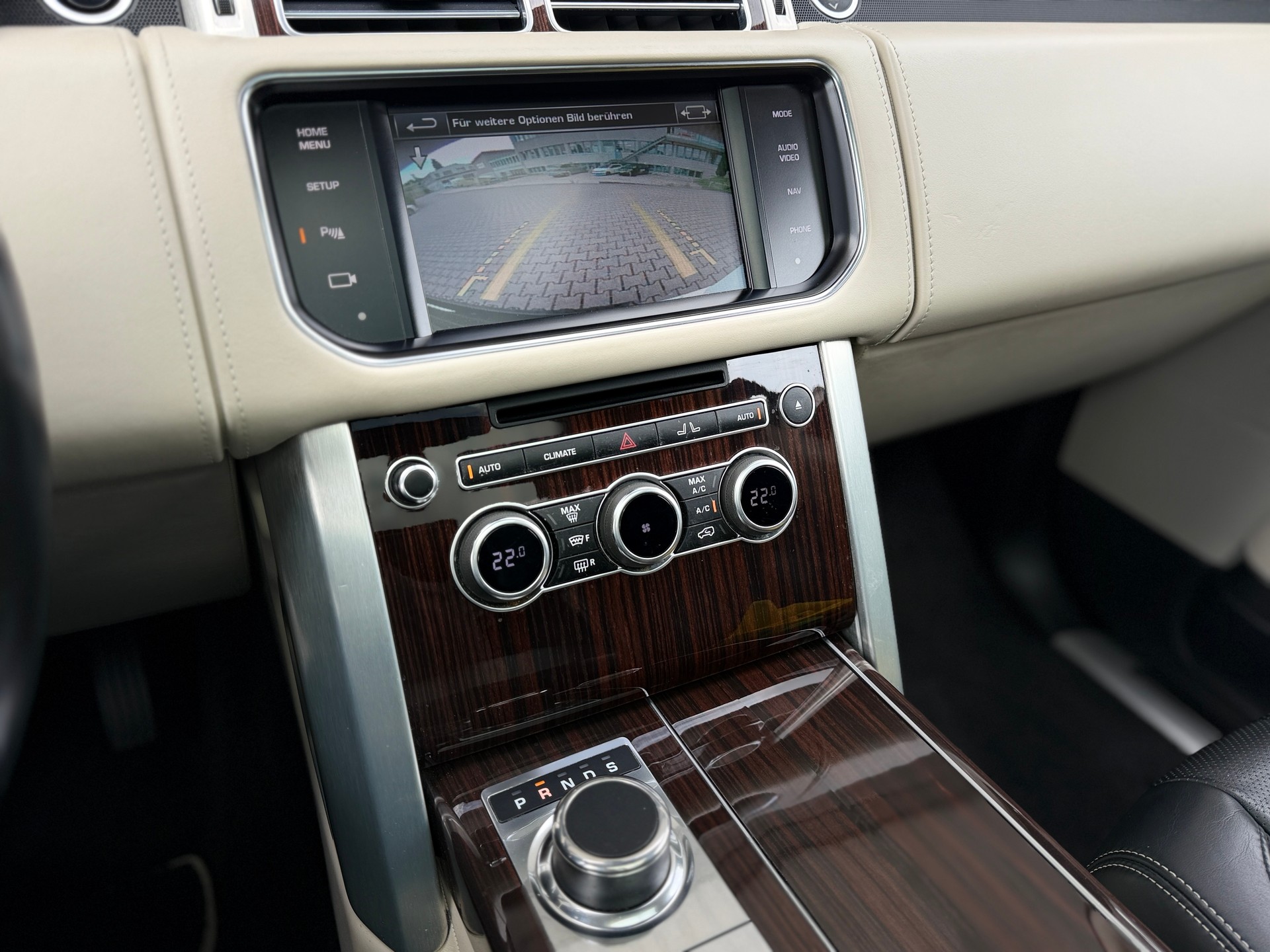 LAND ROVER Range Rover 4.4 SDV8 Autobiography-image-14