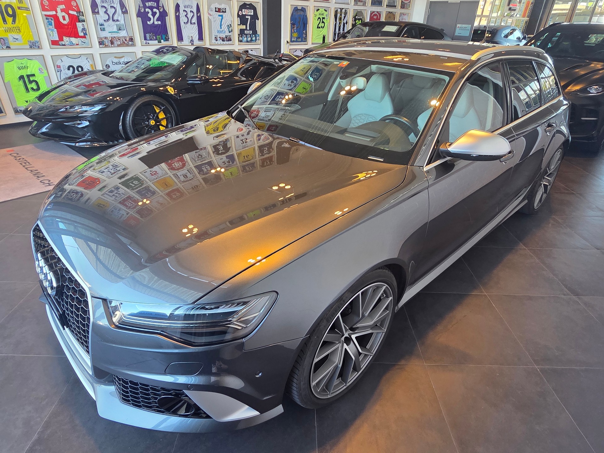 AUDI RS6 Avant 4.0 TFSI V8 p-image-2