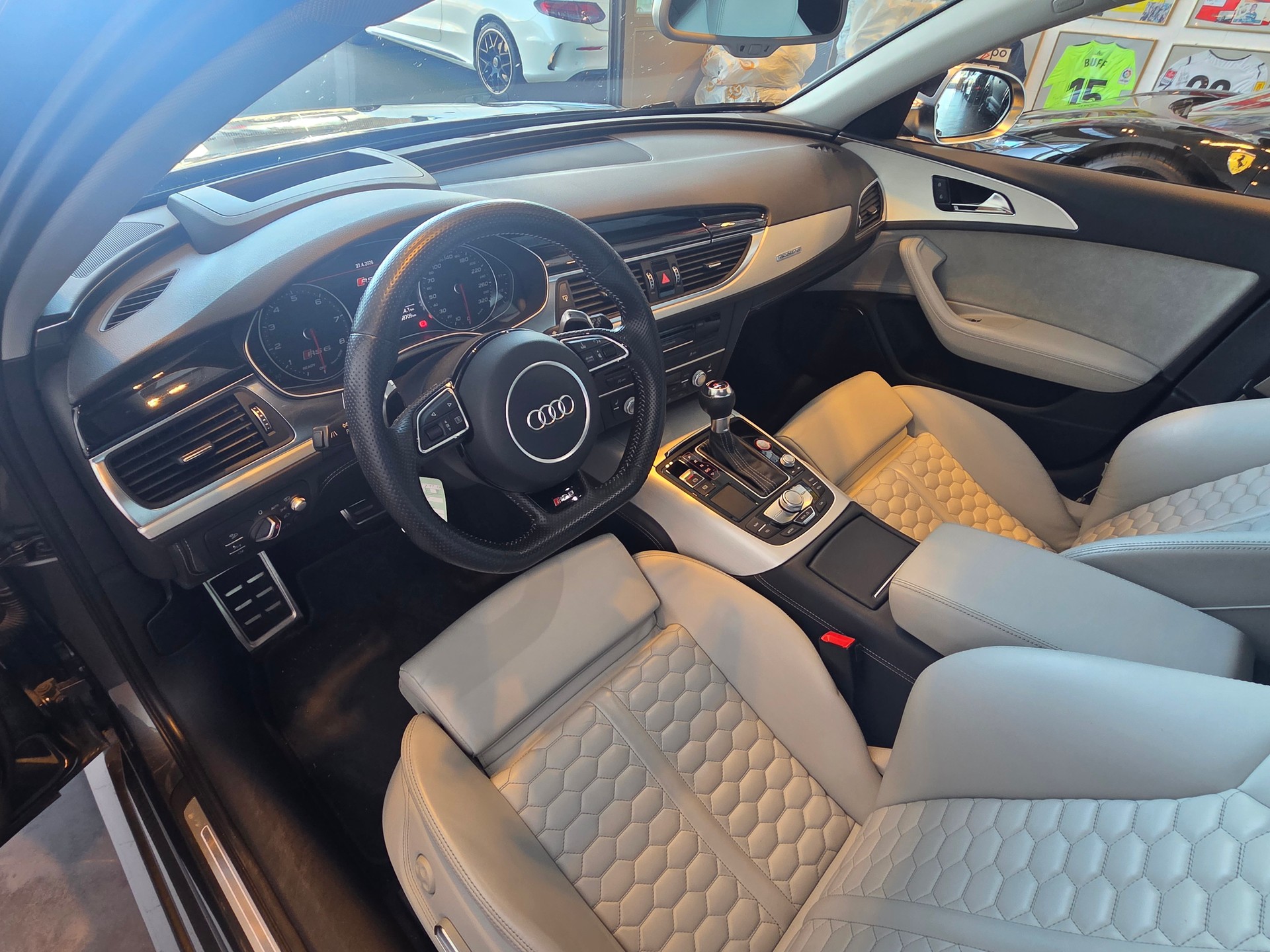 AUDI RS6 Avant 4.0 TFSI V8 p-image-12