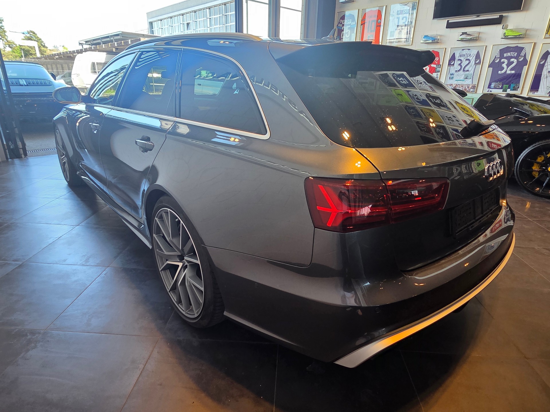 AUDI RS6 Avant 4.0 TFSI V8 p-image-4