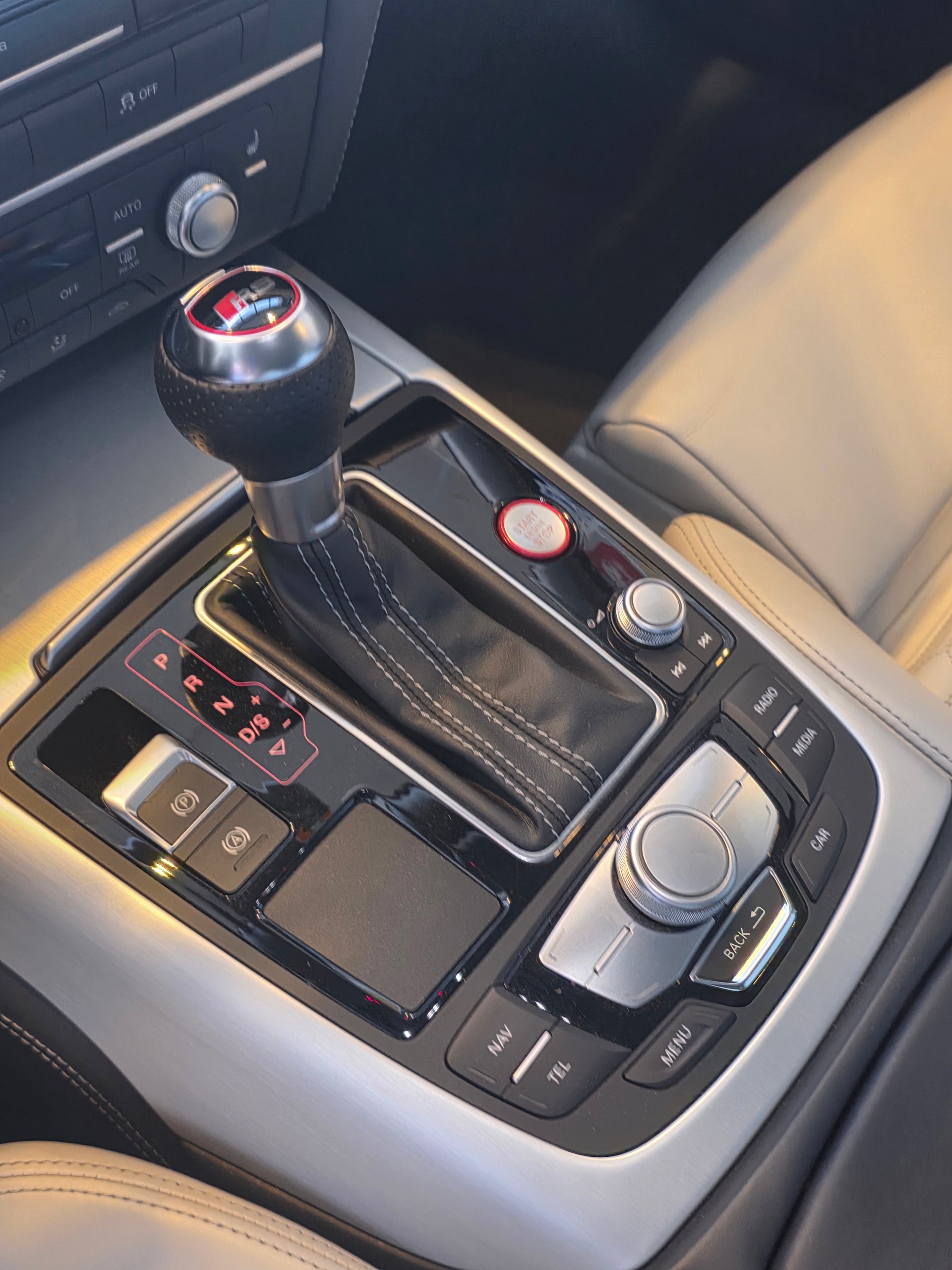 AUDI RS6 Avant 4.0 TFSI V8 p-image-26