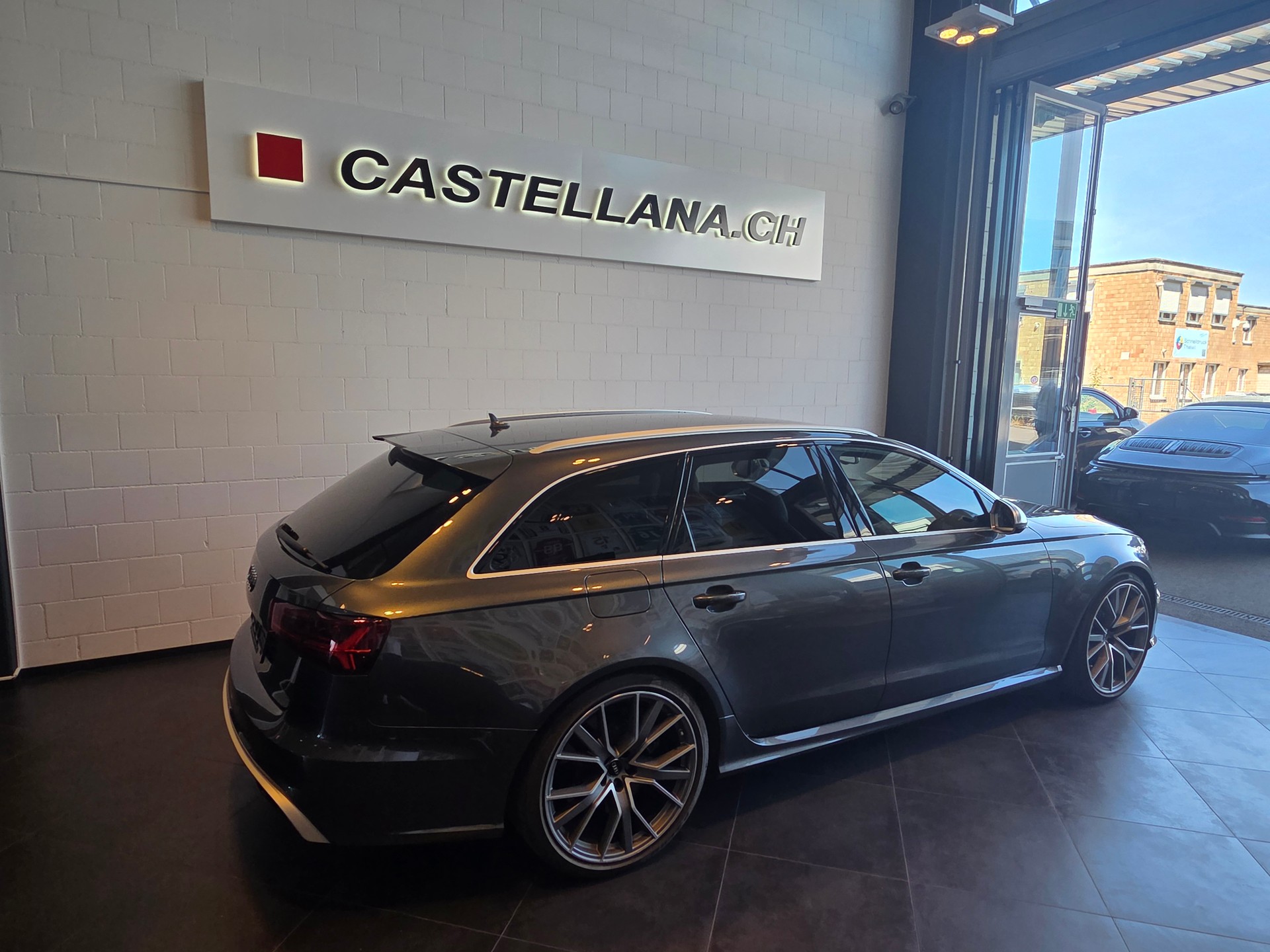 AUDI RS6 Avant 4.0 TFSI V8 p-image-3