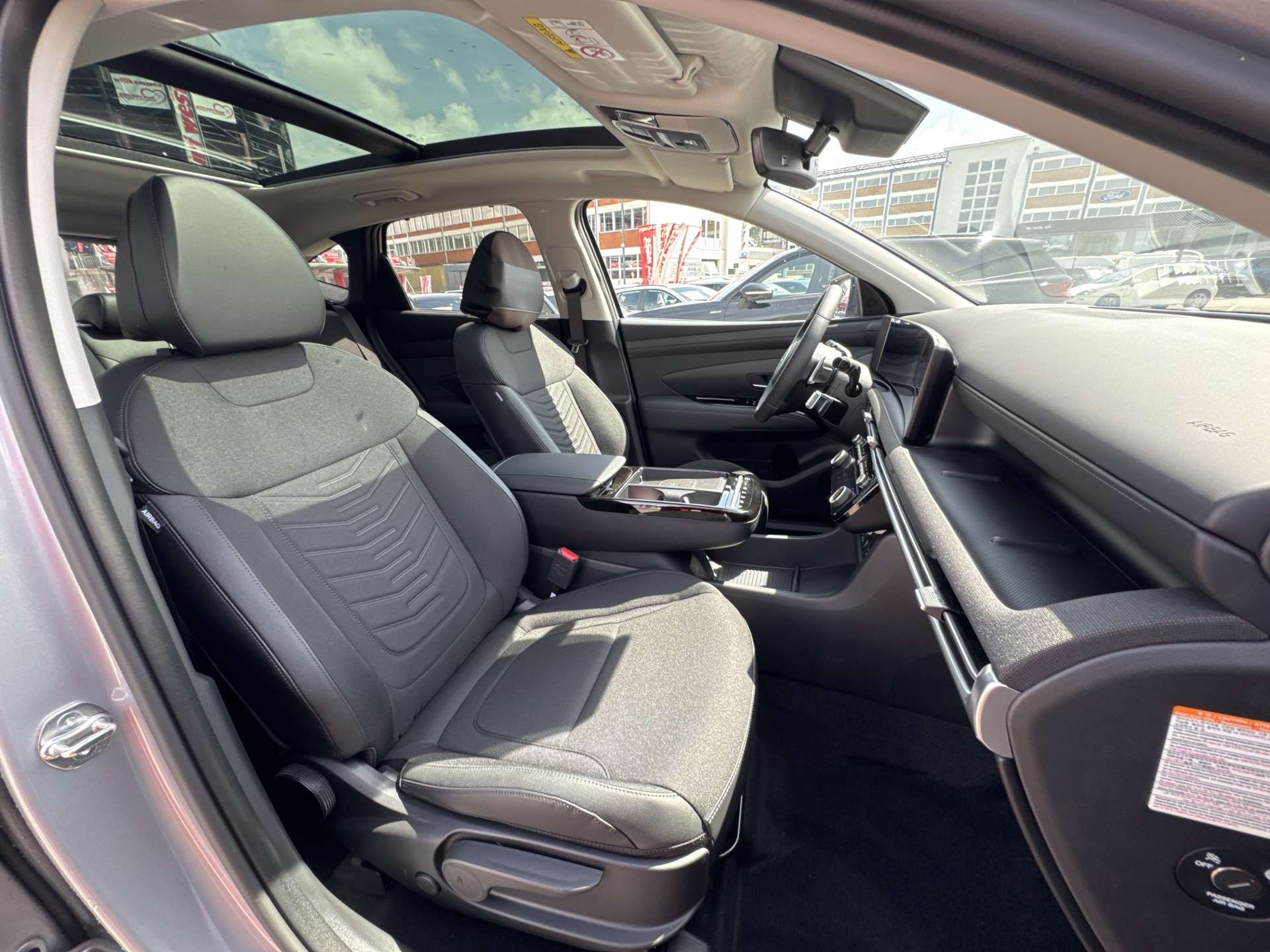 HYUNDAI Tucson 1.6 TGDi PHEV 252PS Techno Sky 4WD Automat-image-11