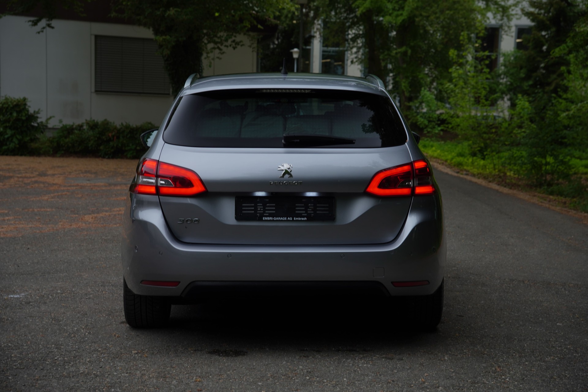 PEUGEOT 308 SW 2.0 BlueHDI Automatic-showroom-element-3