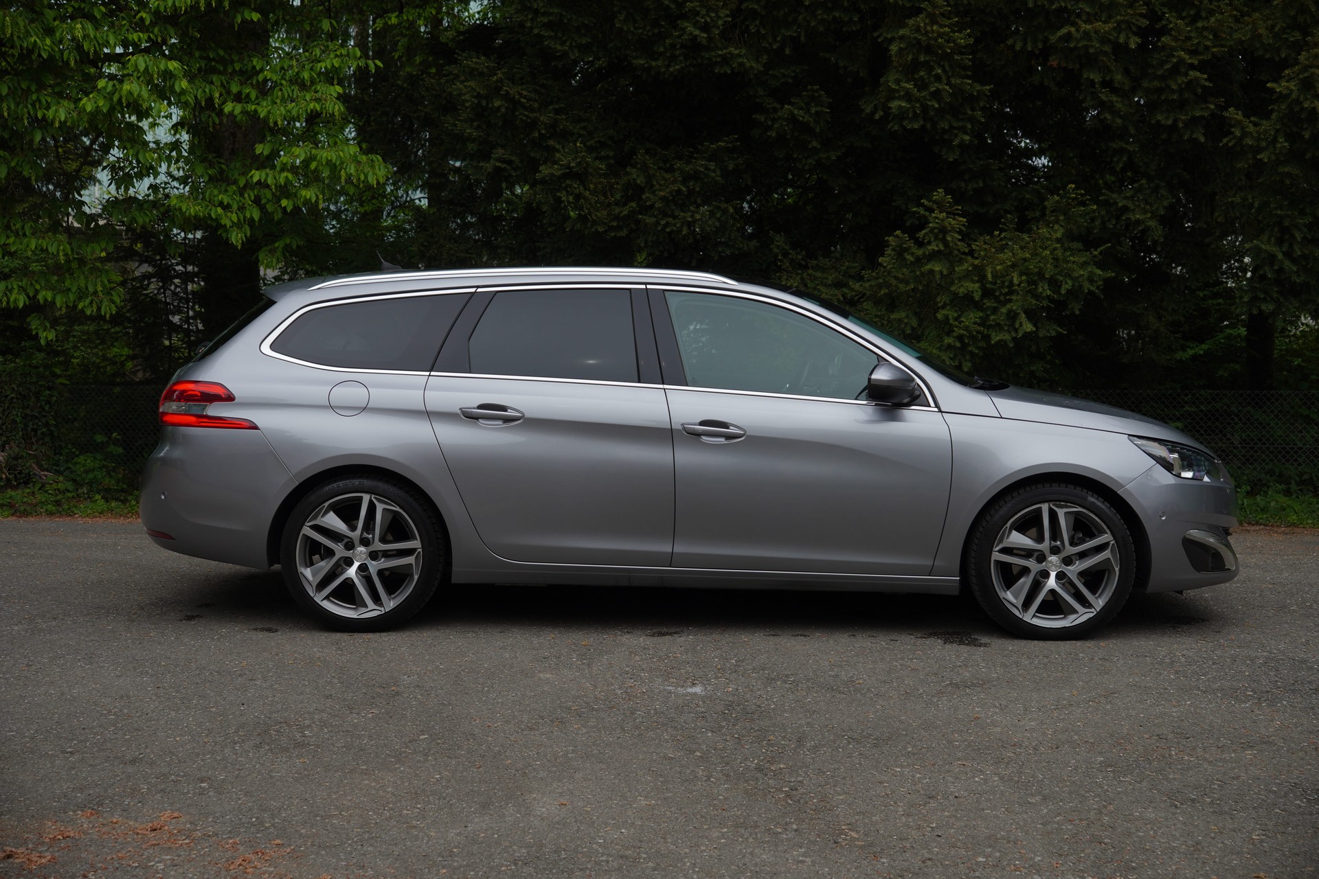PEUGEOT 308 SW 2.0 BlueHDI Automatic-showroom-element-1
