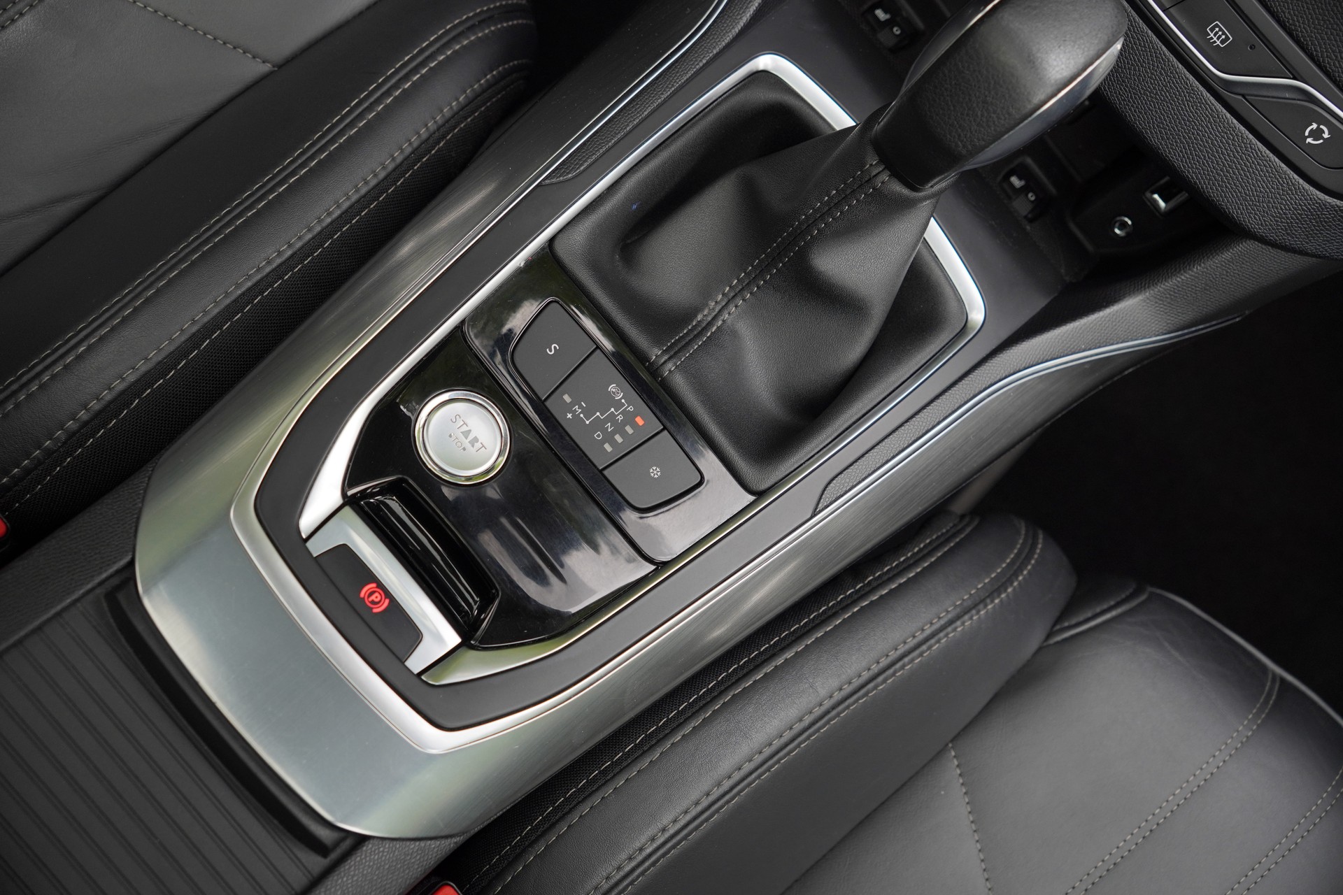 PEUGEOT 308 SW 2.0 BlueHDI Automatic-image-27