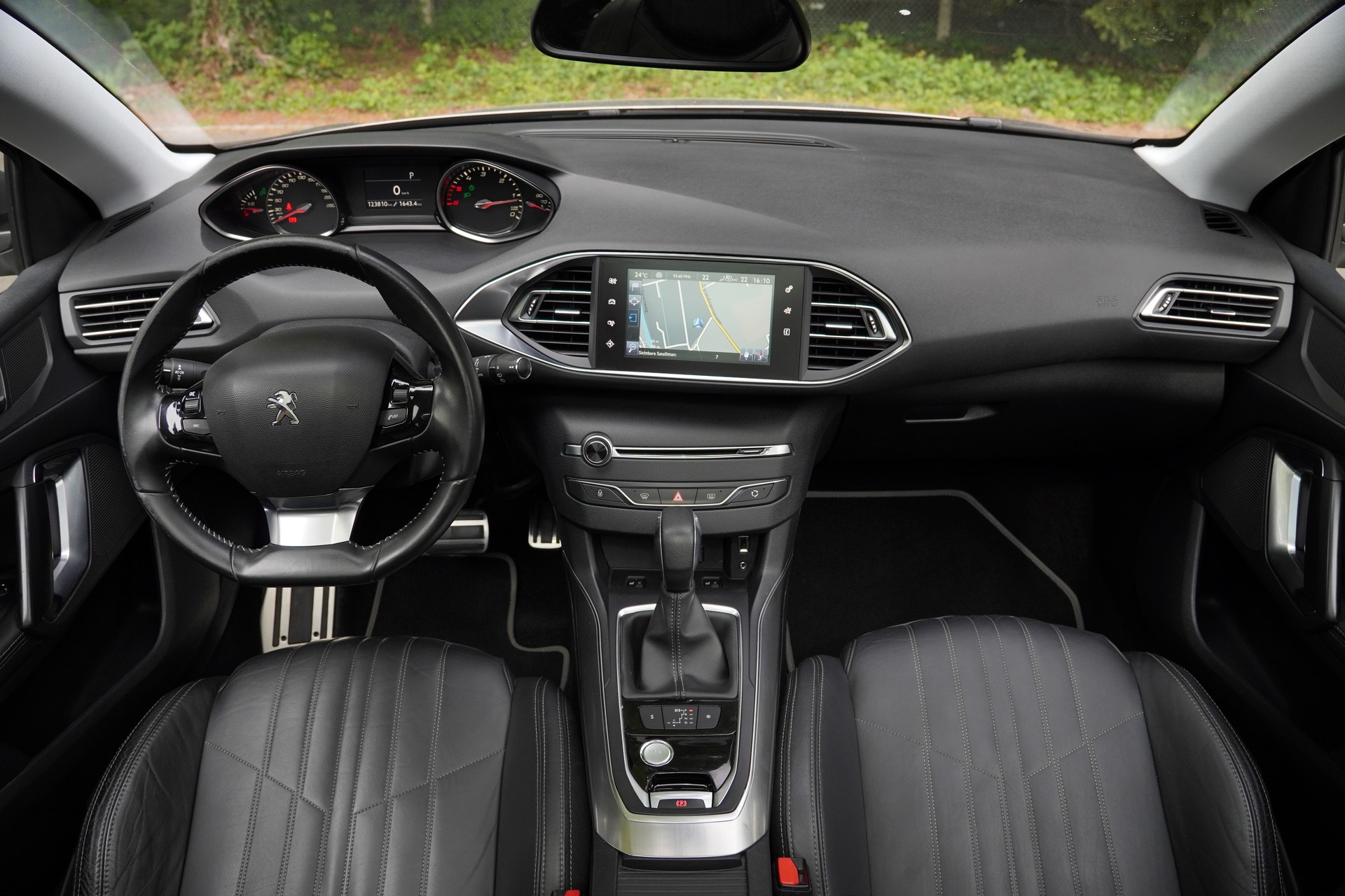 PEUGEOT 308 SW 2.0 BlueHDI Automatic-image-12