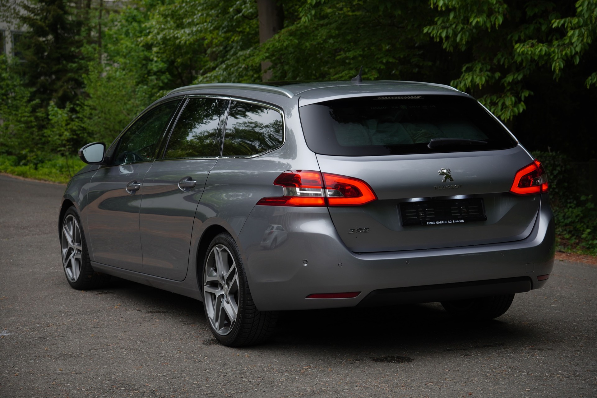 PEUGEOT 308 SW 2.0 BlueHDI Automatic-image-4