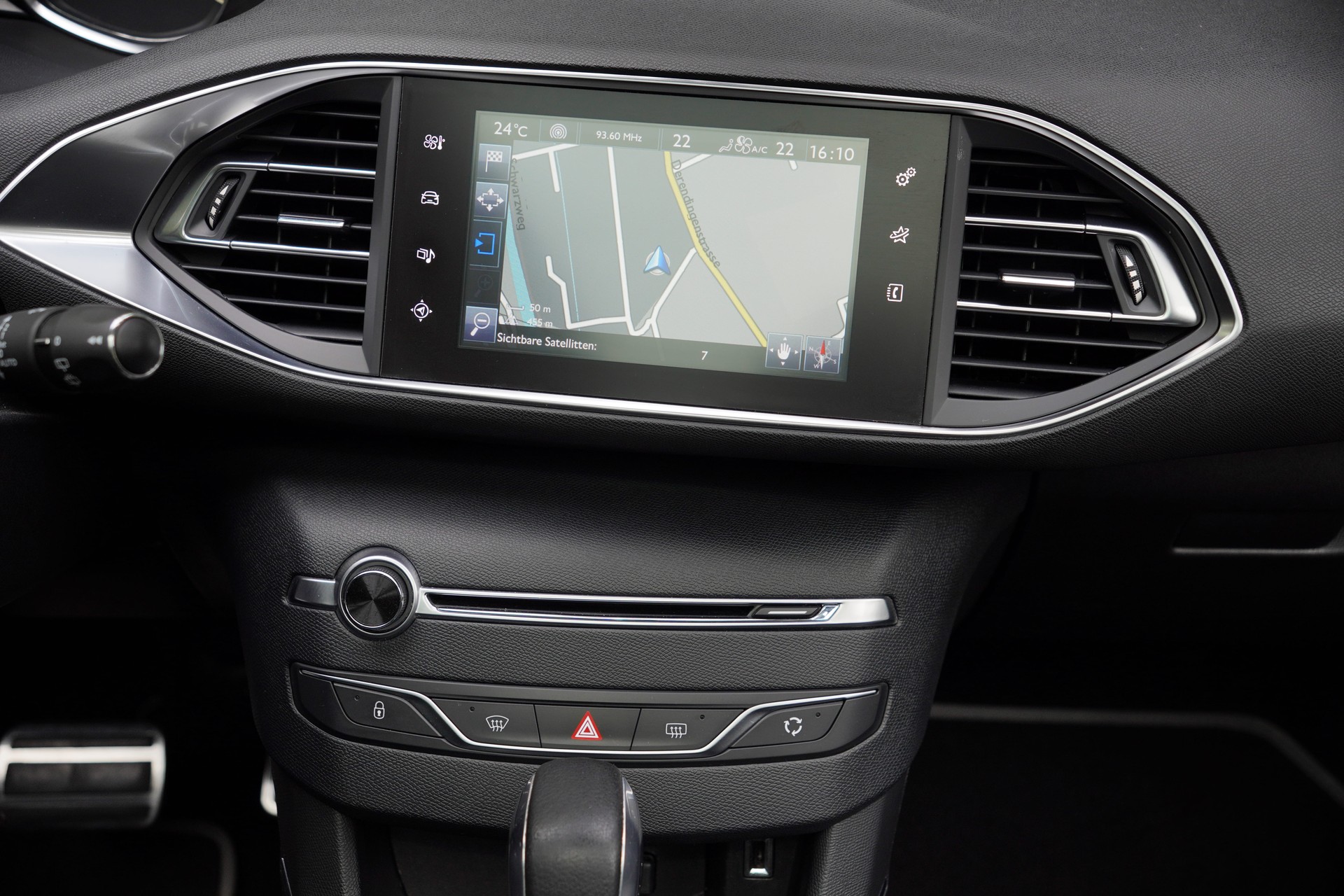 PEUGEOT 308 SW 2.0 BlueHDI Automatic-image-25