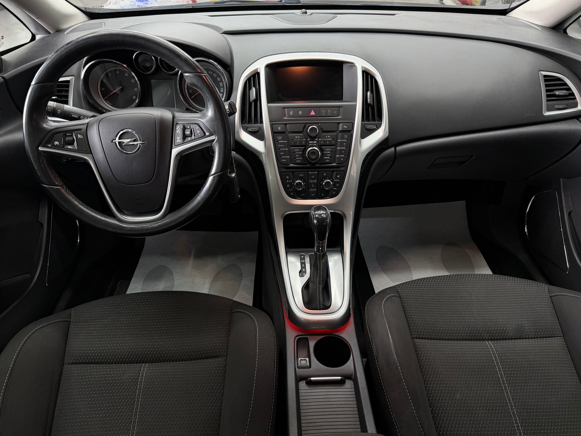 OPEL Astra SportsTourer 1.4i 16V Turbo Cosmo Automatic-image-3