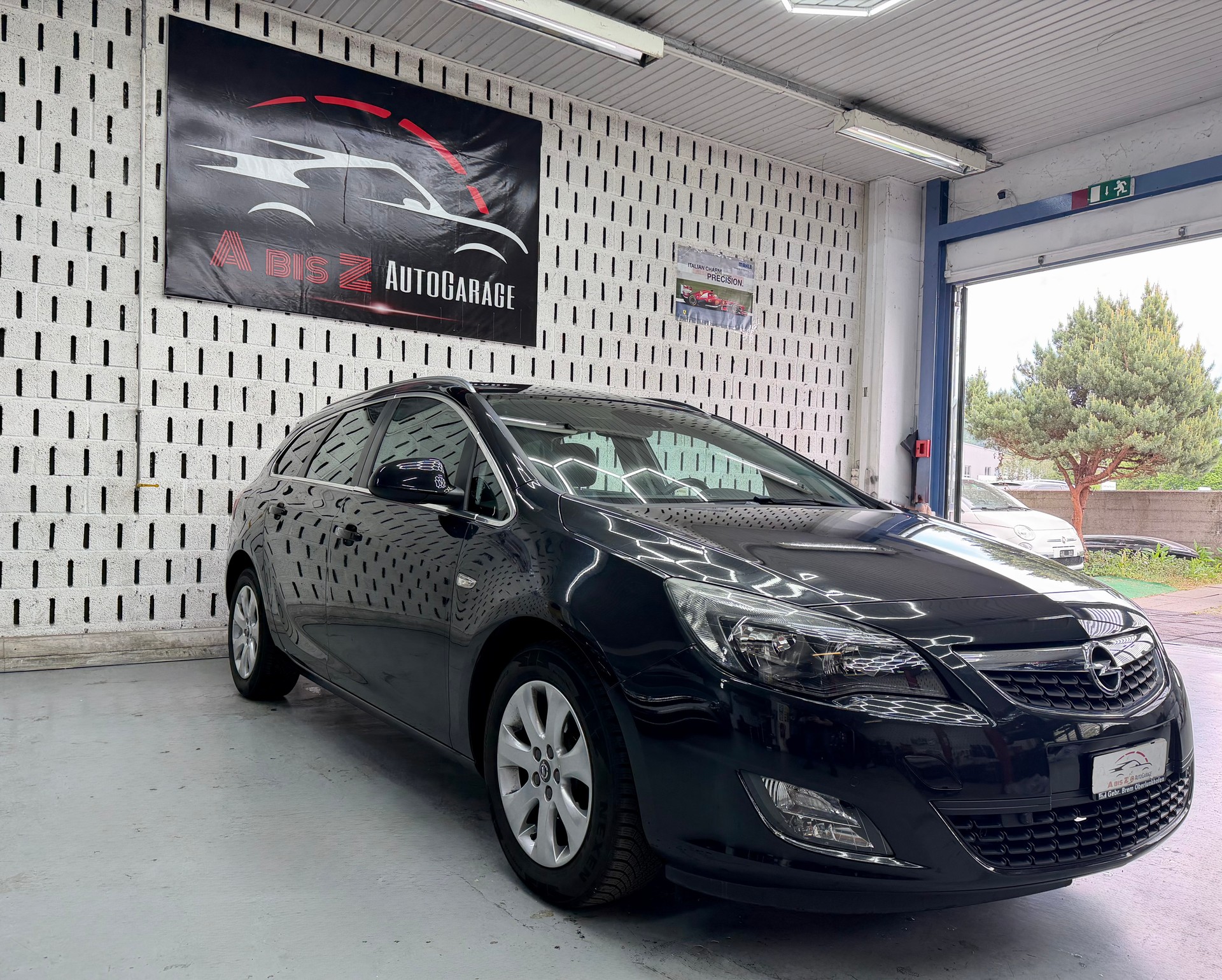 OPEL Astra SportsTourer 1.4i 16V Turbo Cosmo Automatic-image-2