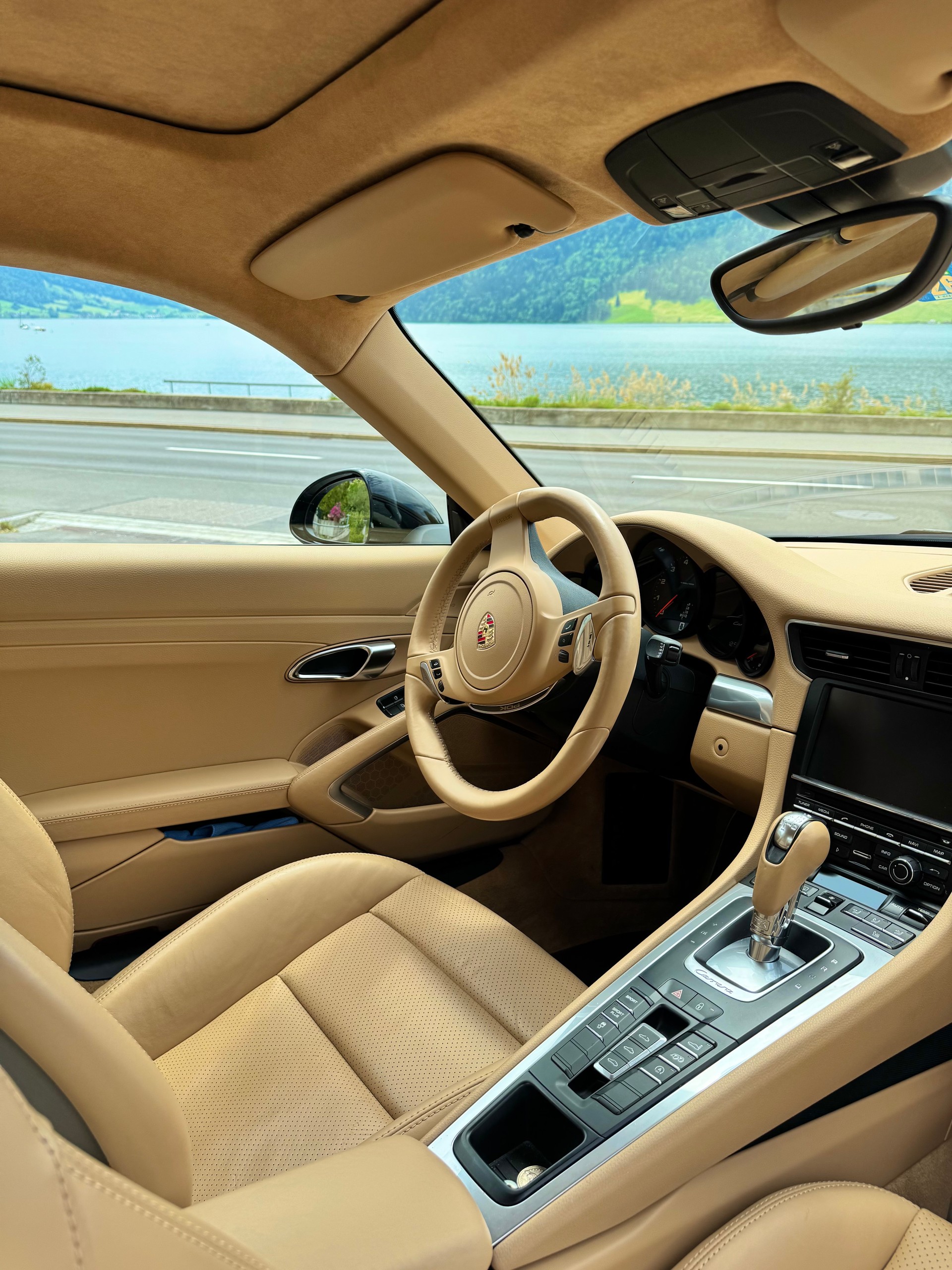 PORSCHE 3.4 Carrera PDK, frisch ab MFK, geringe KM Leistung-image-3