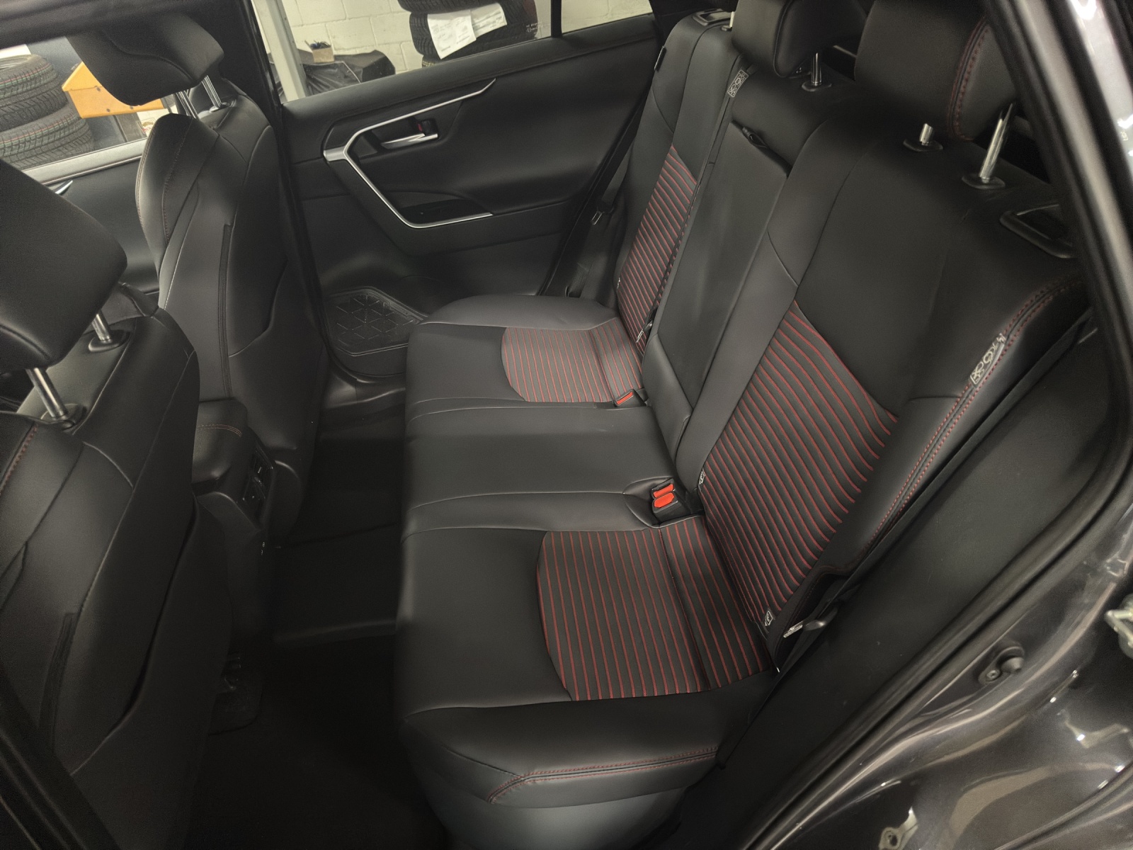 SUZUKI Across 2.5 Plug-in-Hybrid Compact Top E-CVT-image-10