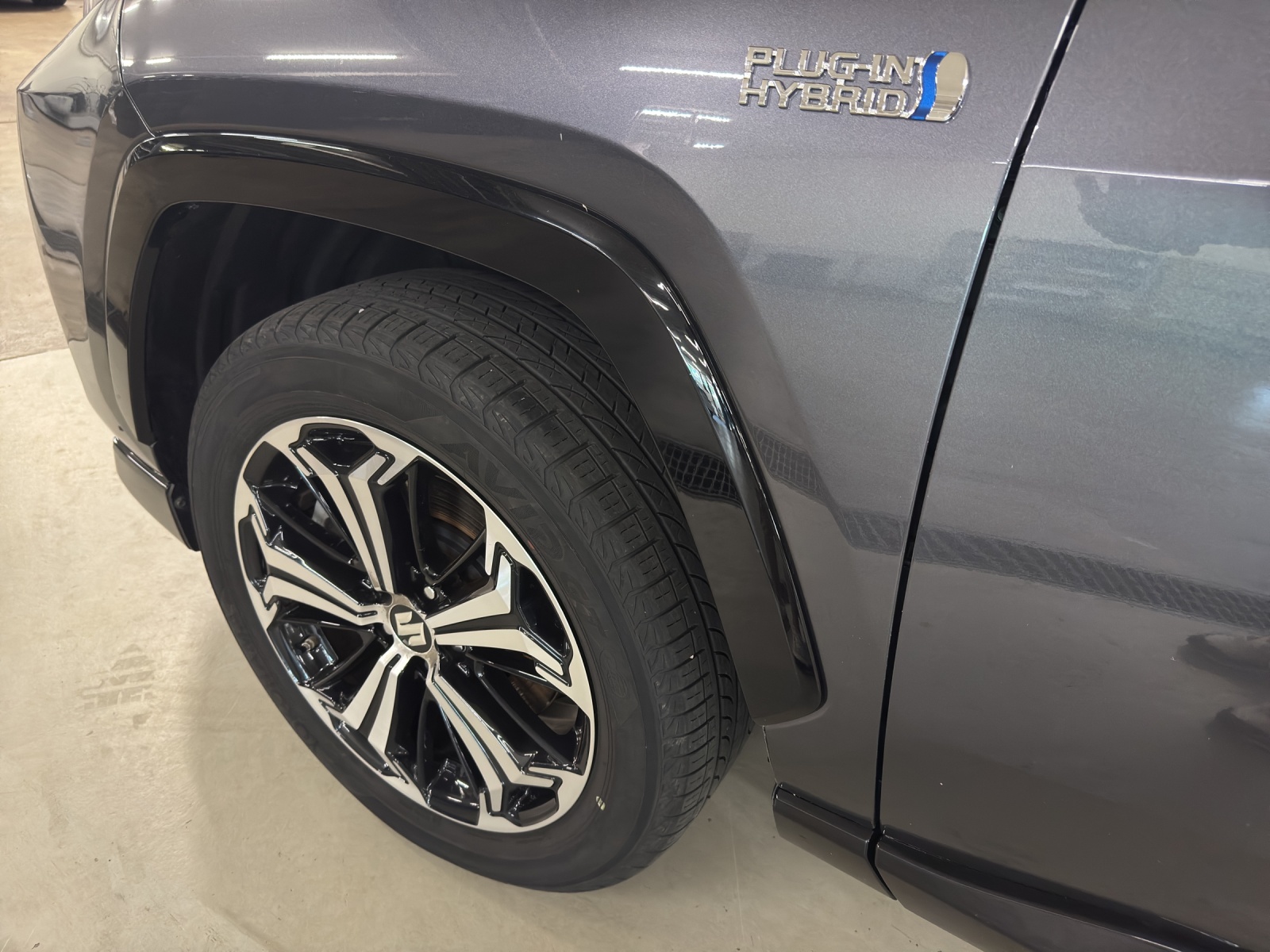 SUZUKI Across 2.5 Plug-in-Hybrid Compact Top E-CVT-image-14