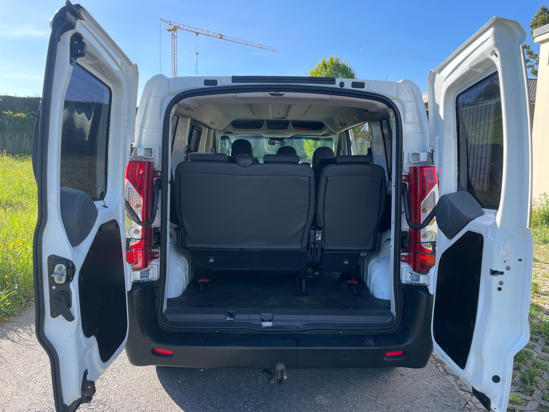 PEUGEOT Expert Tepee 2.0 HDi Confort L2-image-10