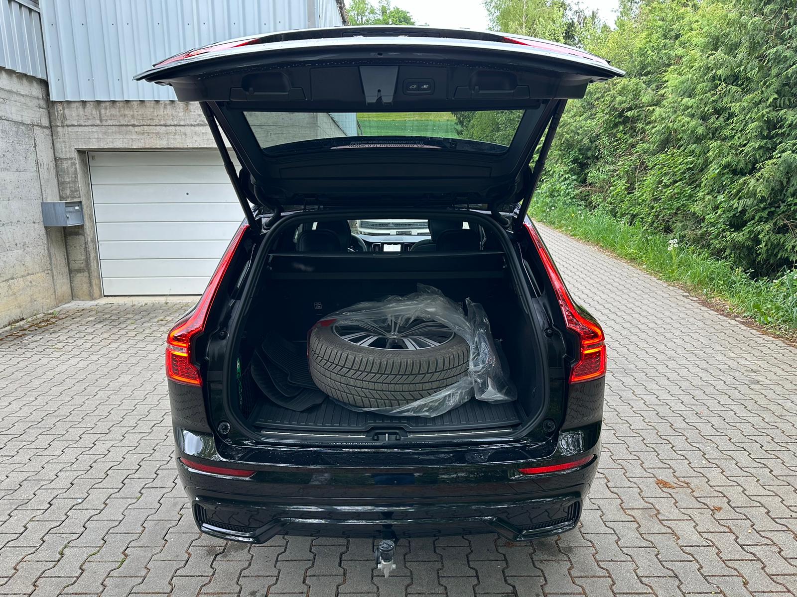 VOLVO XC60 T8 eAWD PluginHybrid XCENTRIC Black Edition Geartronic-image-15