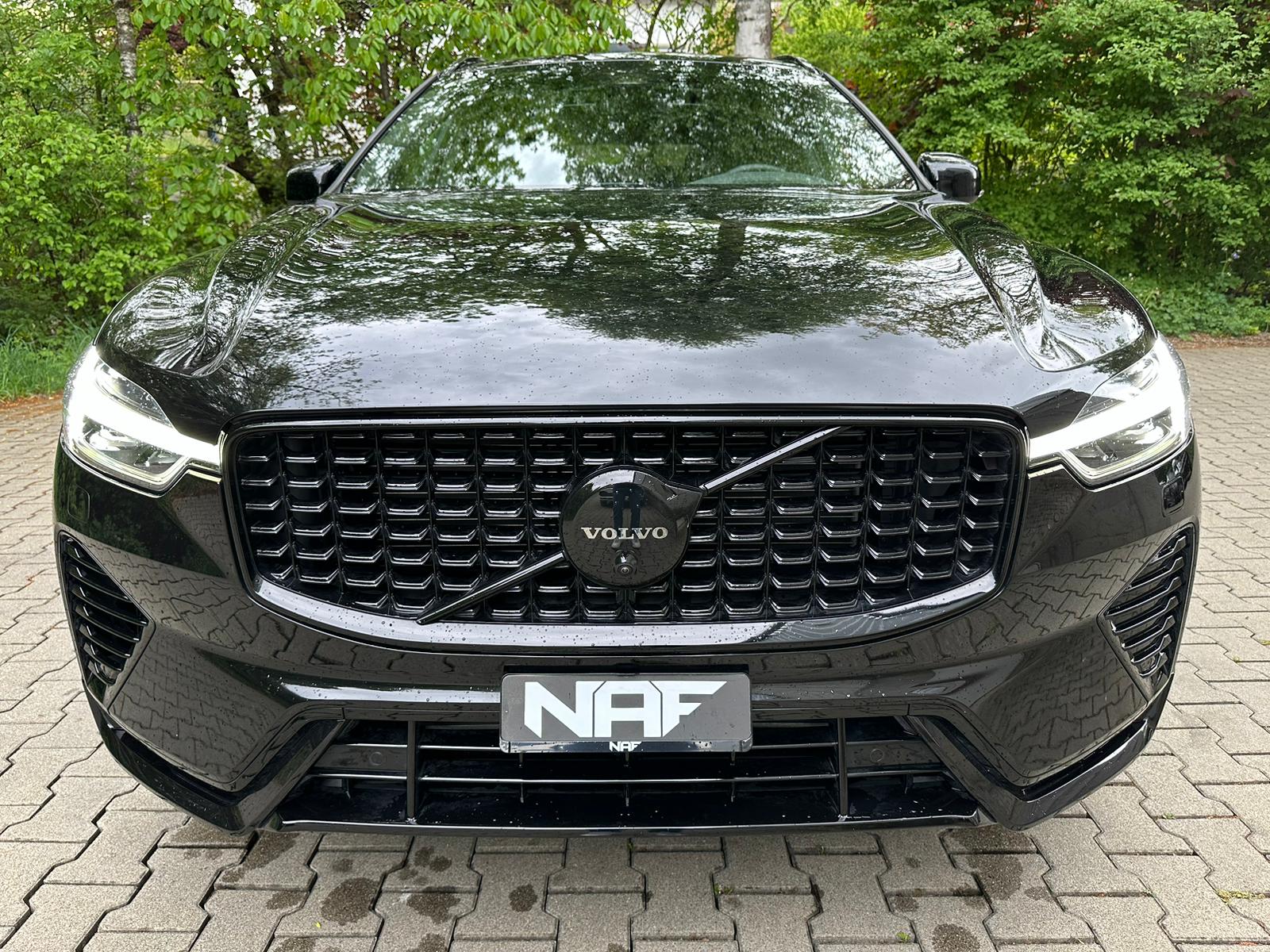 VOLVO XC60 T8 eAWD PluginHybrid XCENTRIC Black Edition Geartronic-image-8
