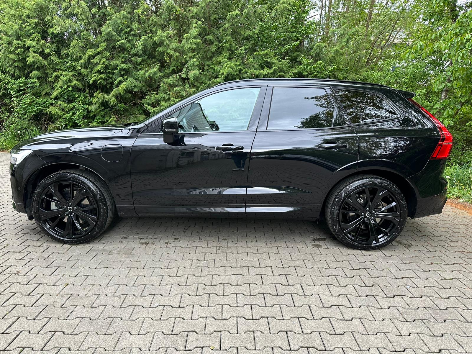 VOLVO XC60 T8 eAWD PluginHybrid XCENTRIC Black Edition Geartronic-image-1