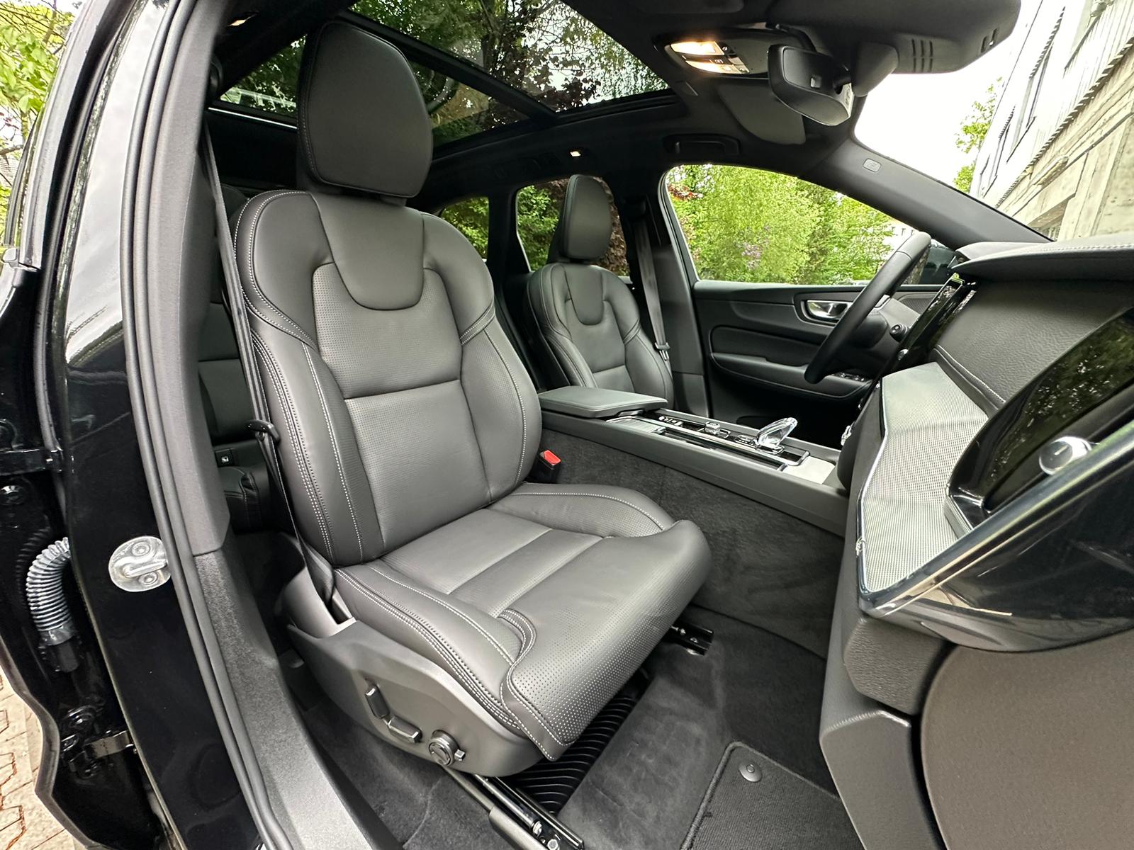 VOLVO XC60 T8 eAWD PluginHybrid XCENTRIC Black Edition Geartronic-image-19