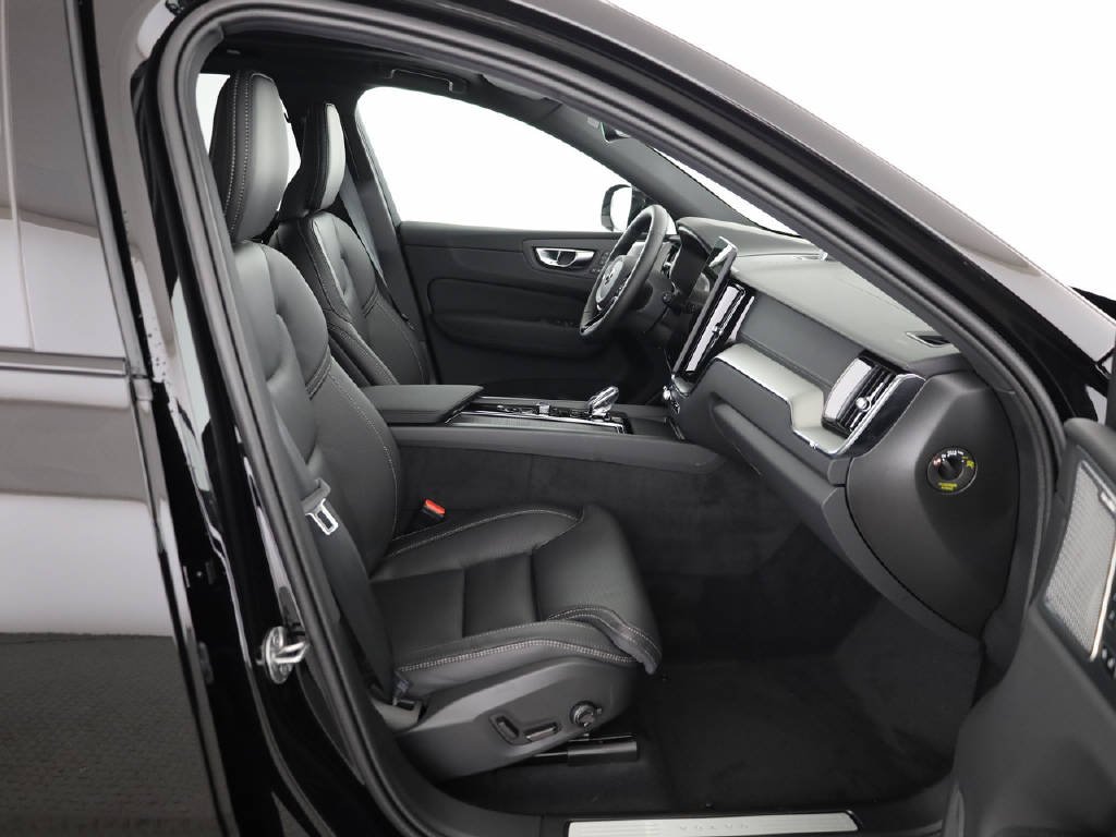 VOLVO XC60 2.0 T8 TE Ultra Dark eAWD-image-1