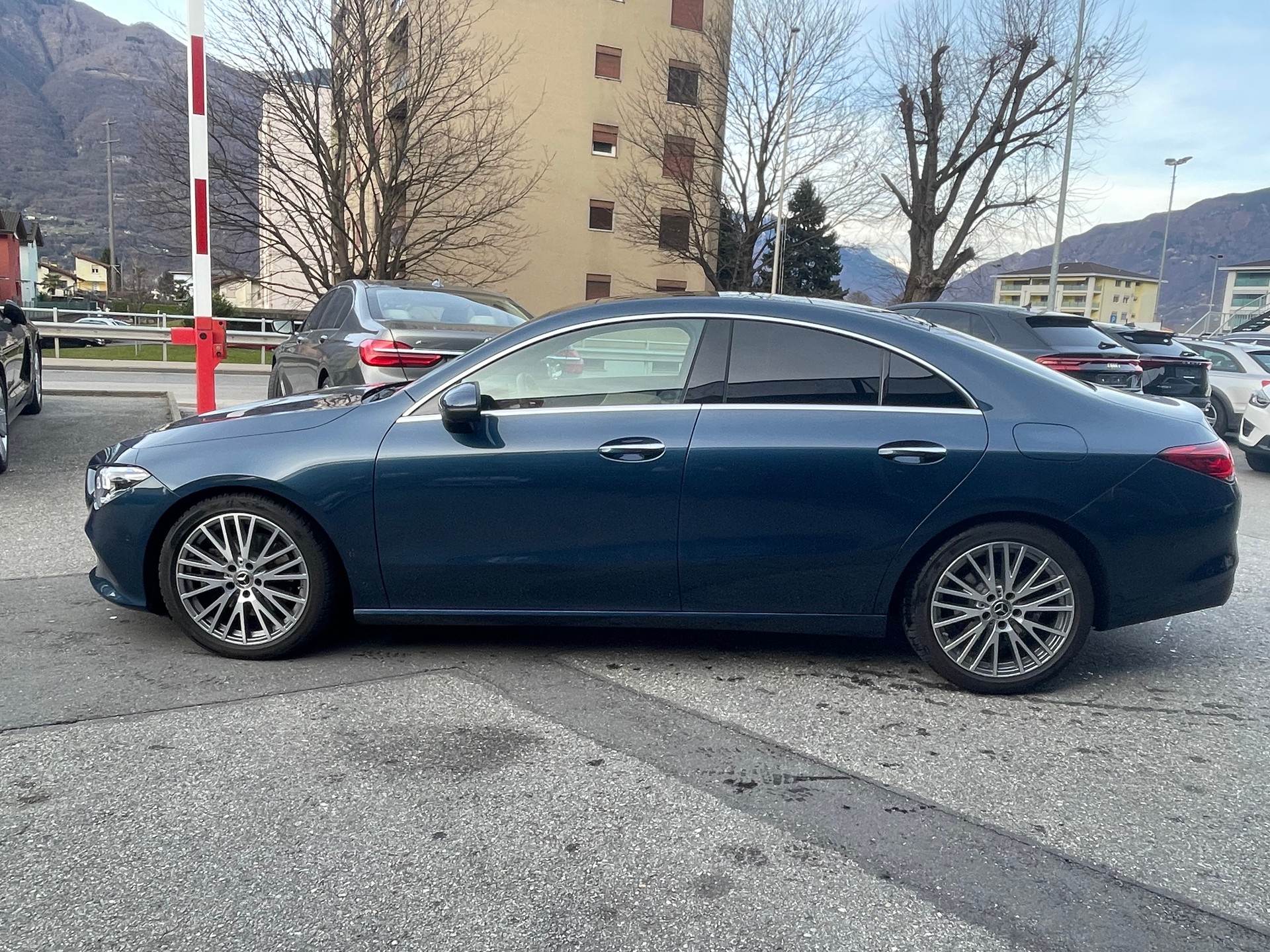 MERCEDES-BENZ CLA 220 d 4Matic Style 8G-DCT-image-4