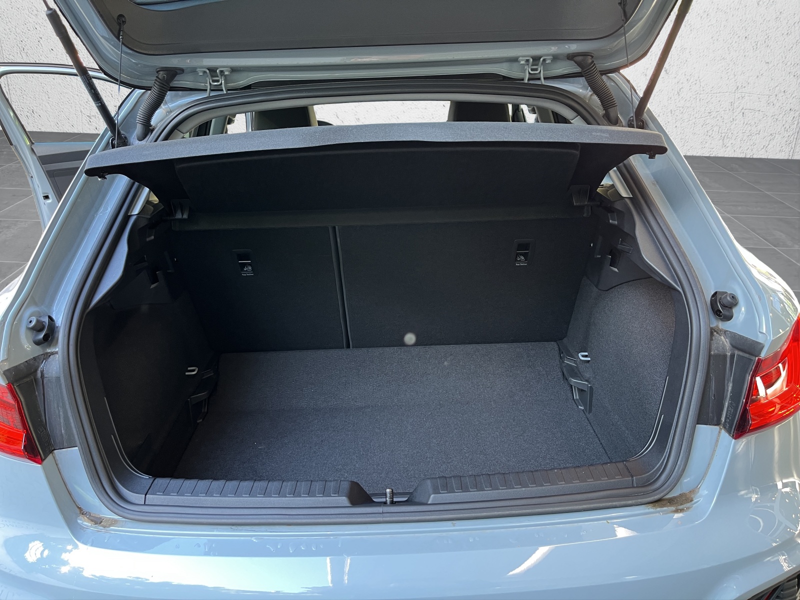 AUDI A1 City Carver 30 TFSI Attraction S-tronic-image-11