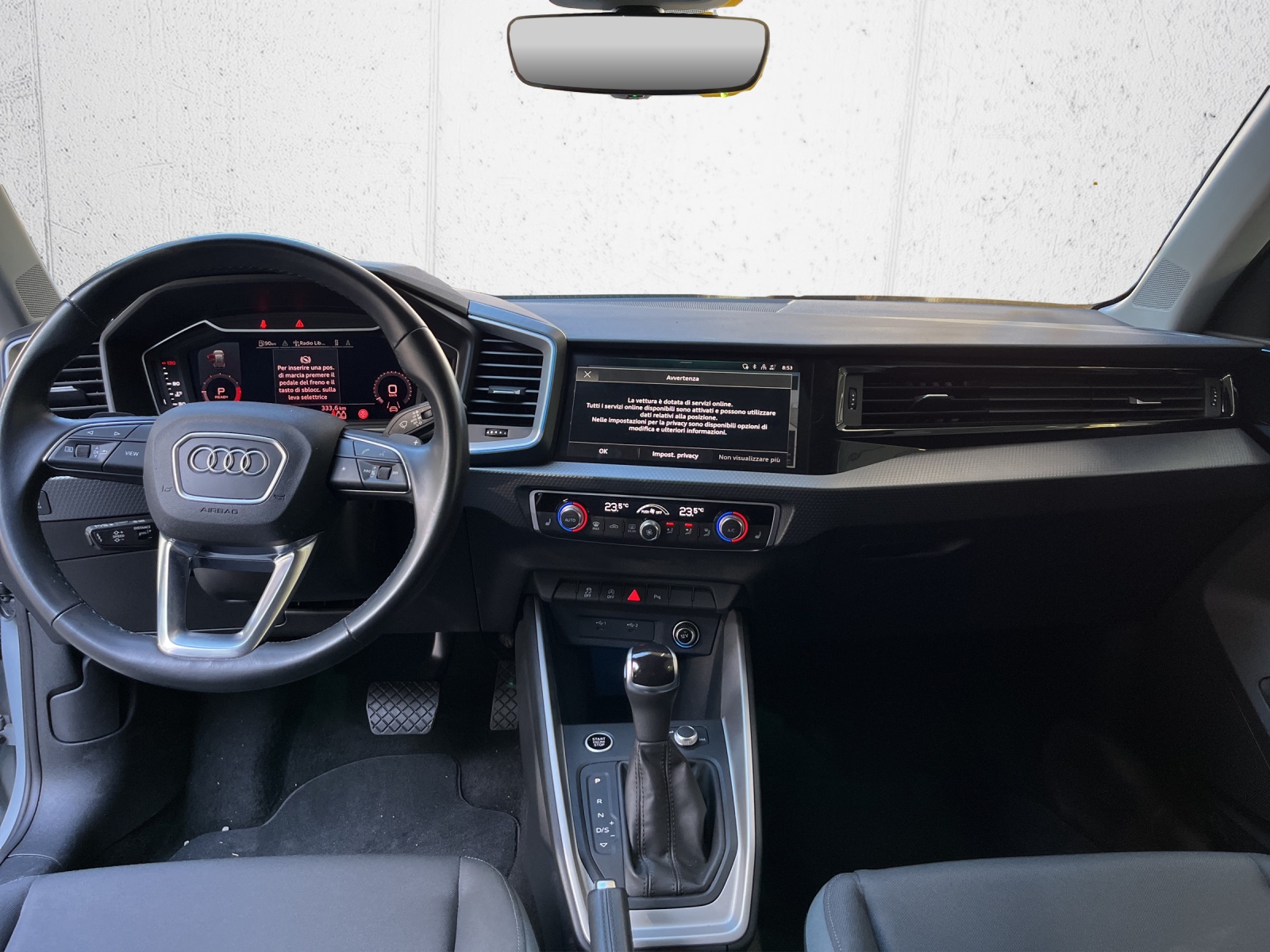 AUDI A1 City Carver 30 TFSI Attraction S-tronic-image-10