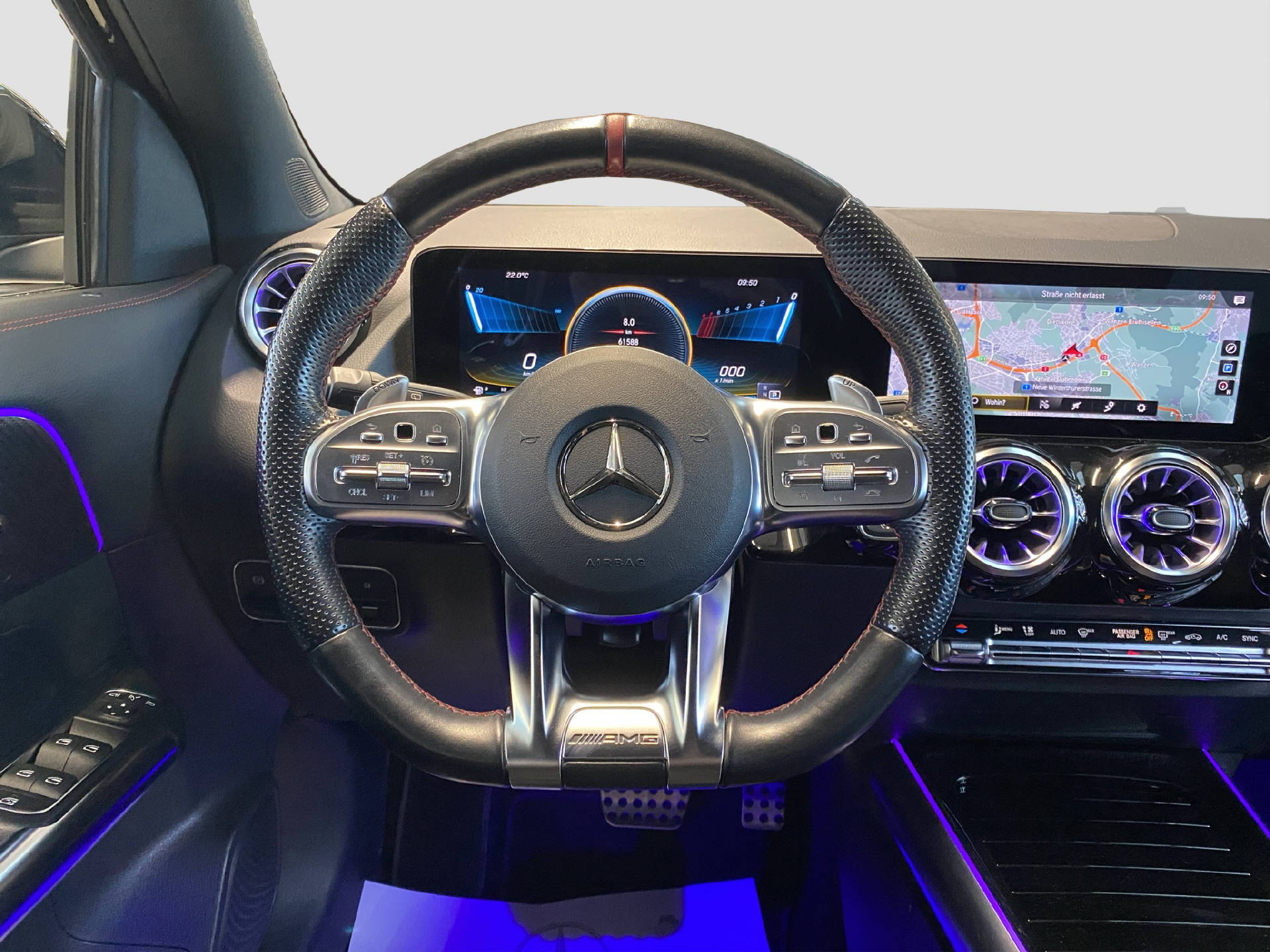 MERCEDES-BENZ GLA 35 AMG 4MATIC-image-8