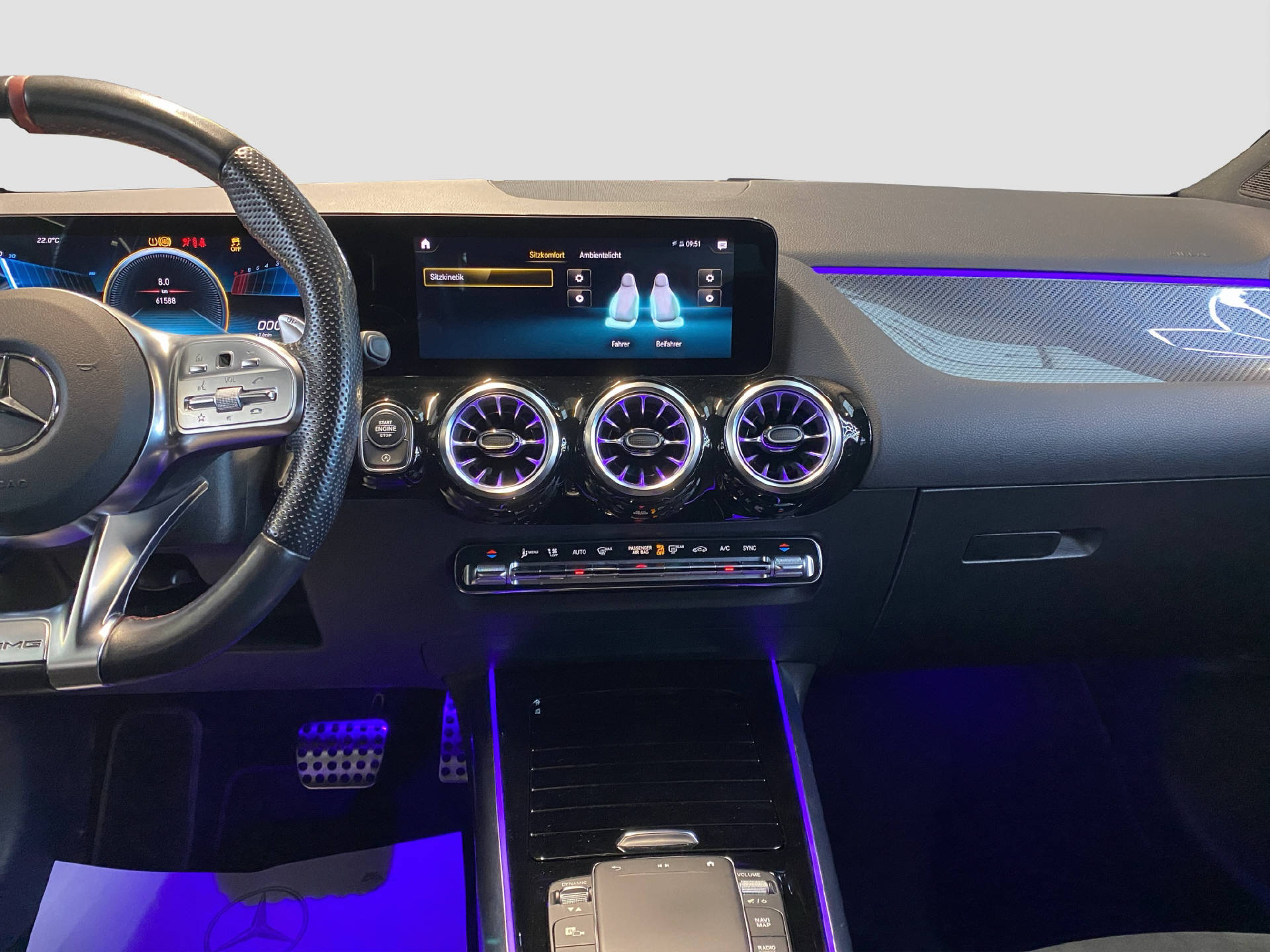 MERCEDES-BENZ GLA 35 AMG 4MATIC-image-9