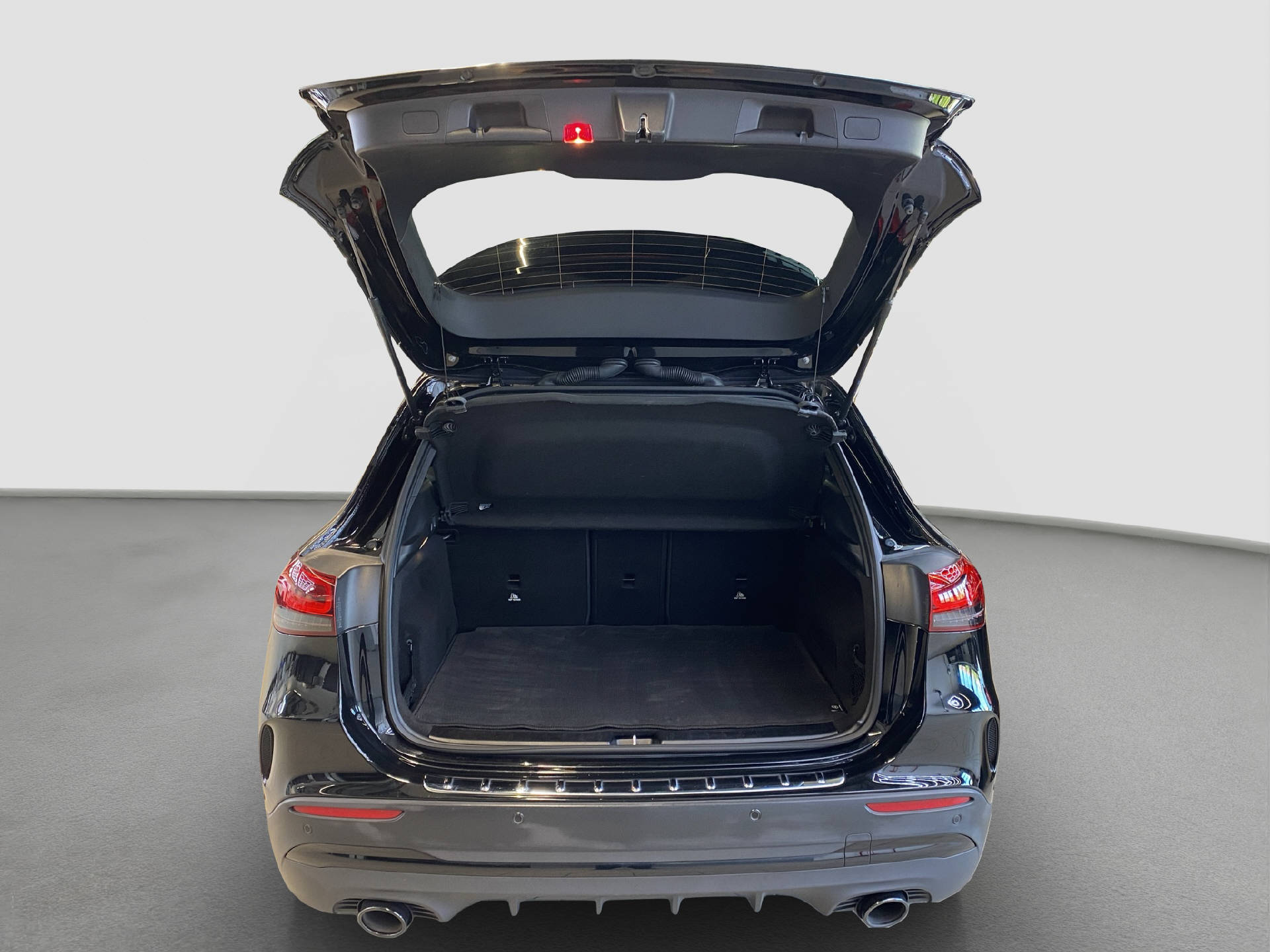 MERCEDES-BENZ GLA 35 AMG 4MATIC-image-14