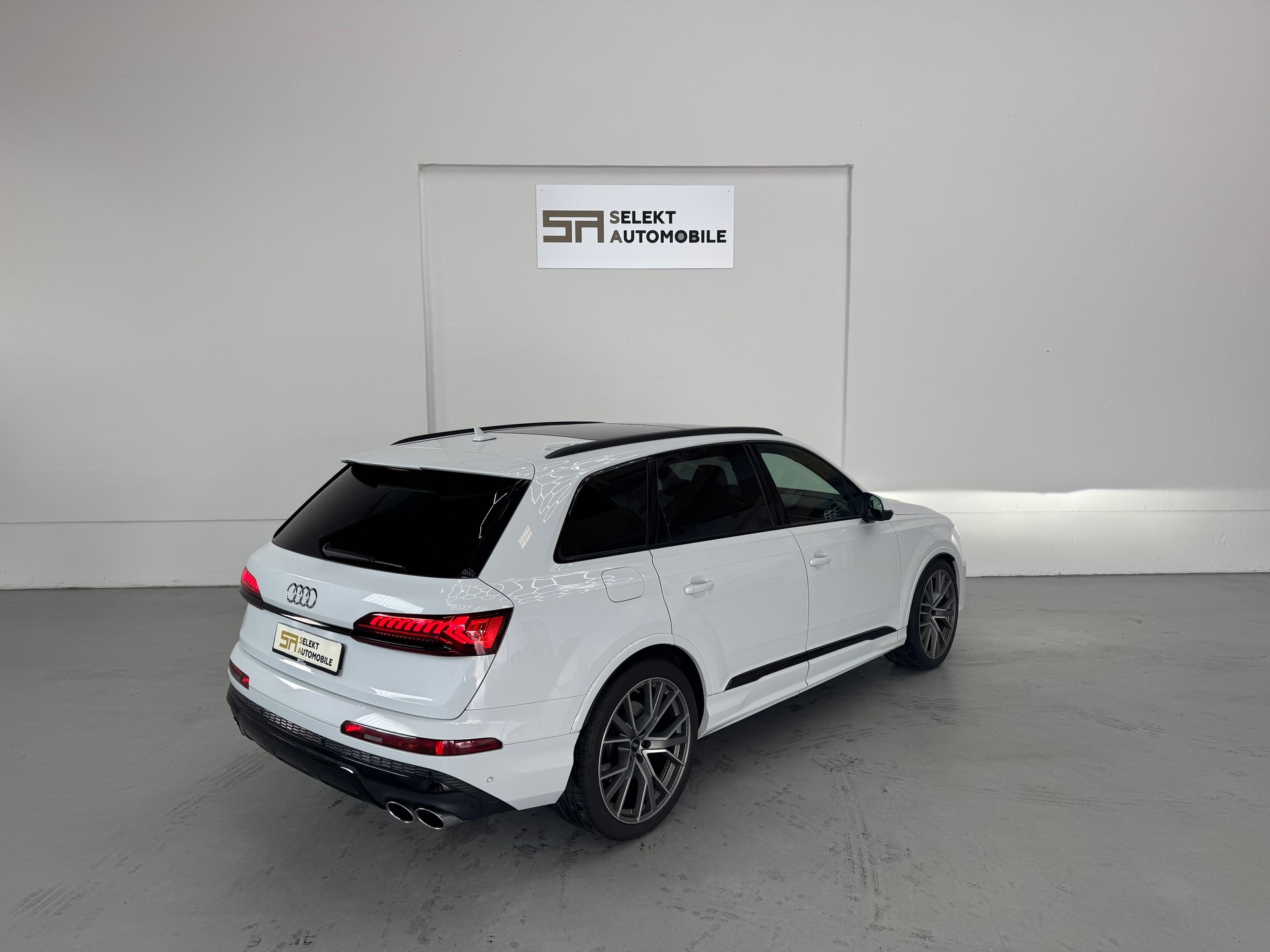 AUDI SQ7 TFSI quattro tiptronic-image-4