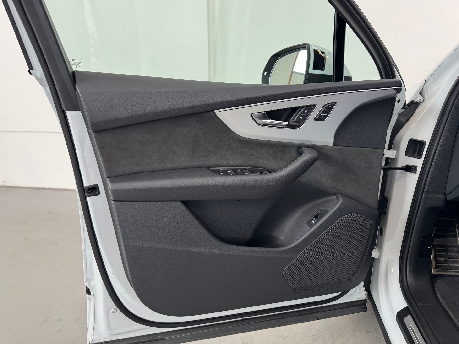 AUDI SQ7 TFSI quattro tiptronic-image-25