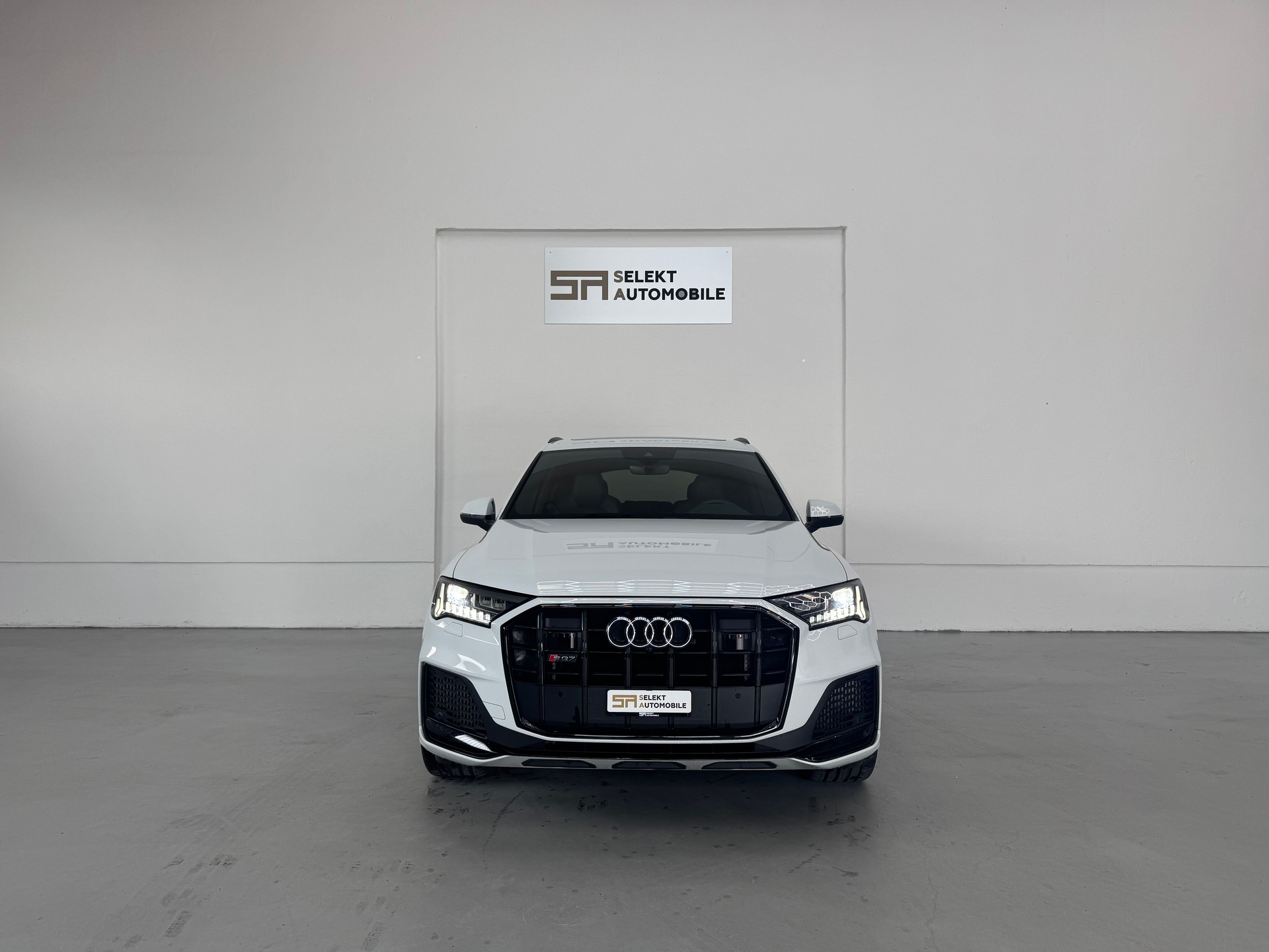 AUDI SQ7 TFSI quattro tiptronic-showroom-element-2