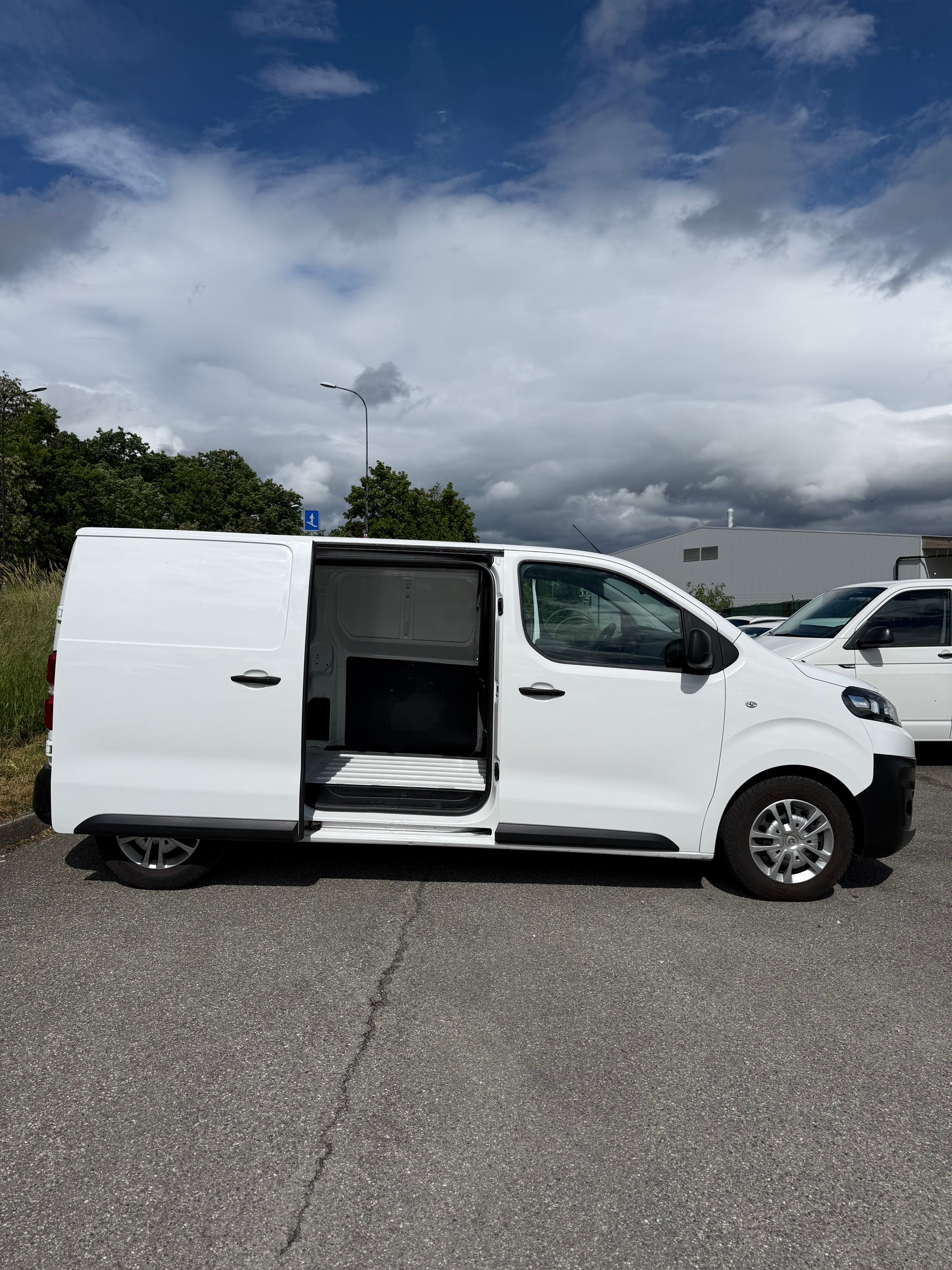 CITROEN Jumpy 1.5 BlueHDi 100 L Swiss Edition BVM6-image-6