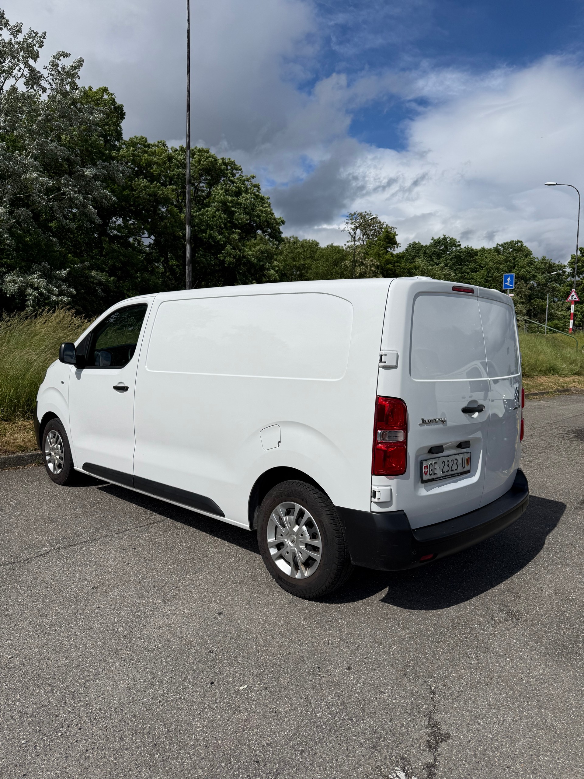 CITROEN Jumpy 1.5 BlueHDi 100 L Swiss Edition BVM6-image-3
