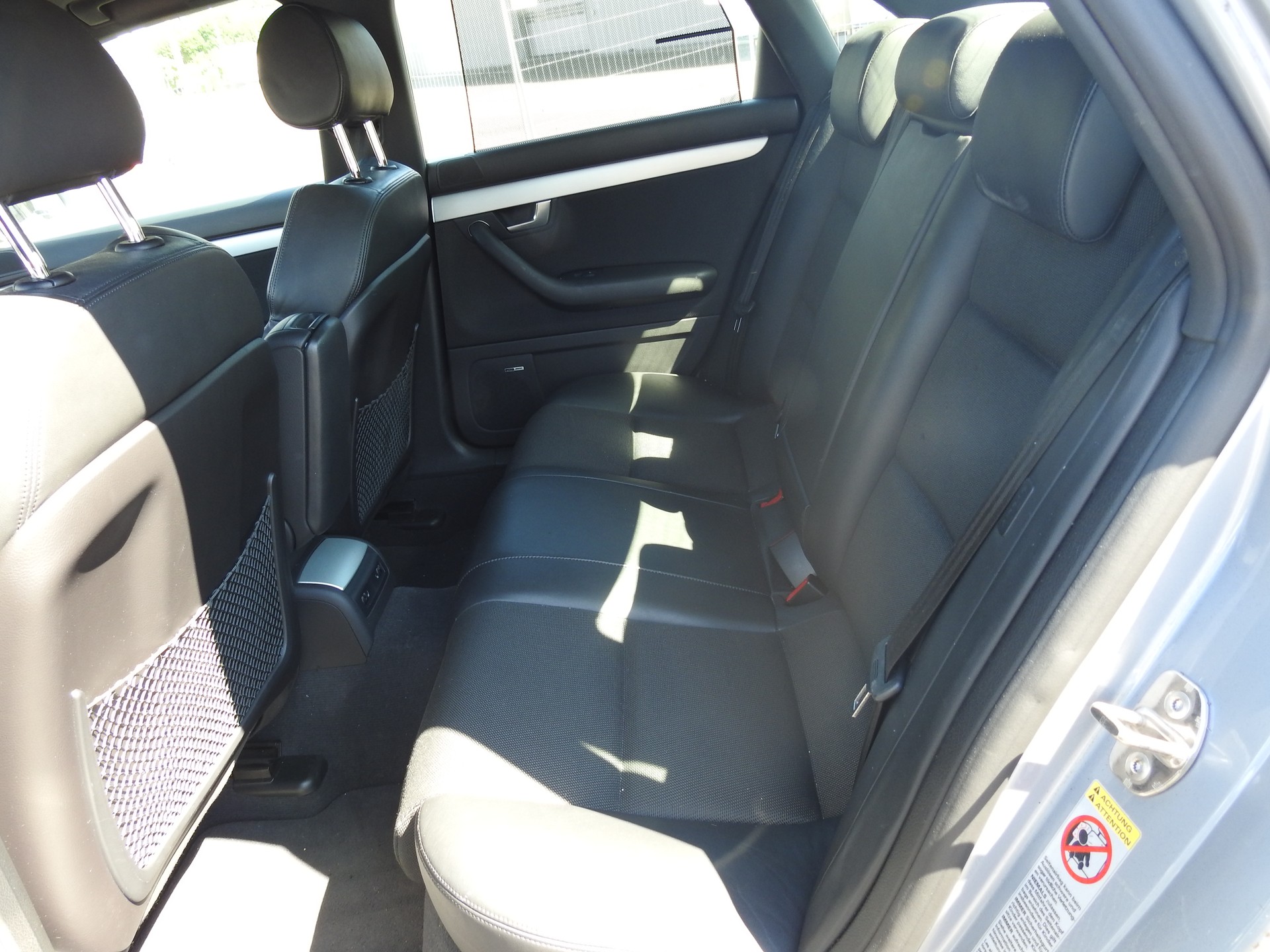 AUDI A4 Limousine 3.0 V6 TDI quattro-image-16