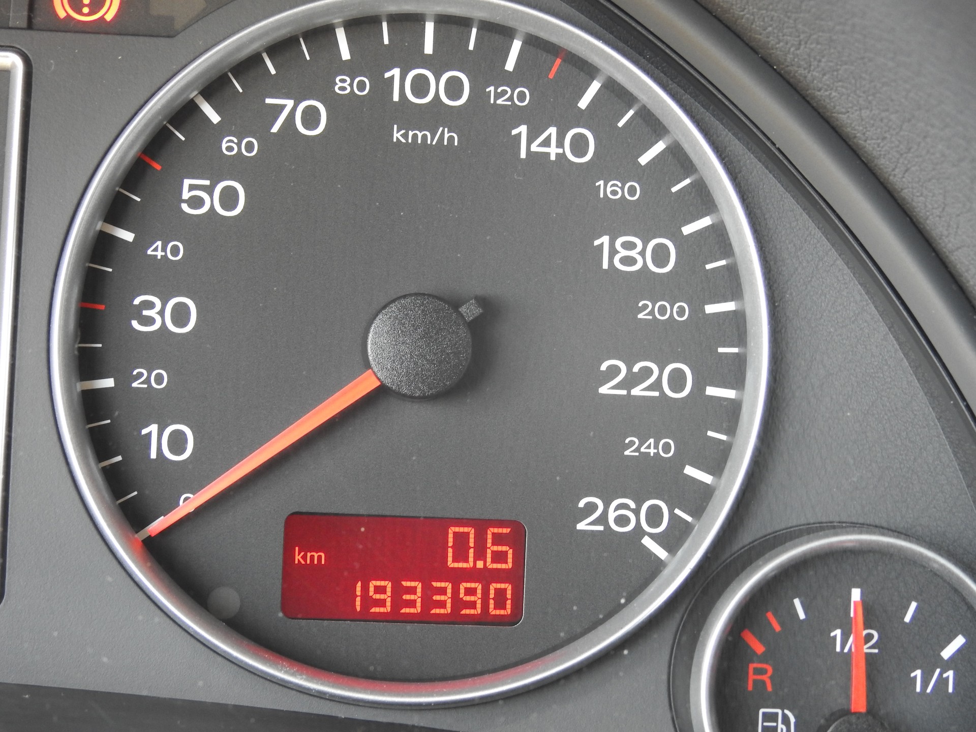 AUDI A4 Limousine 3.0 V6 TDI quattro-image-23