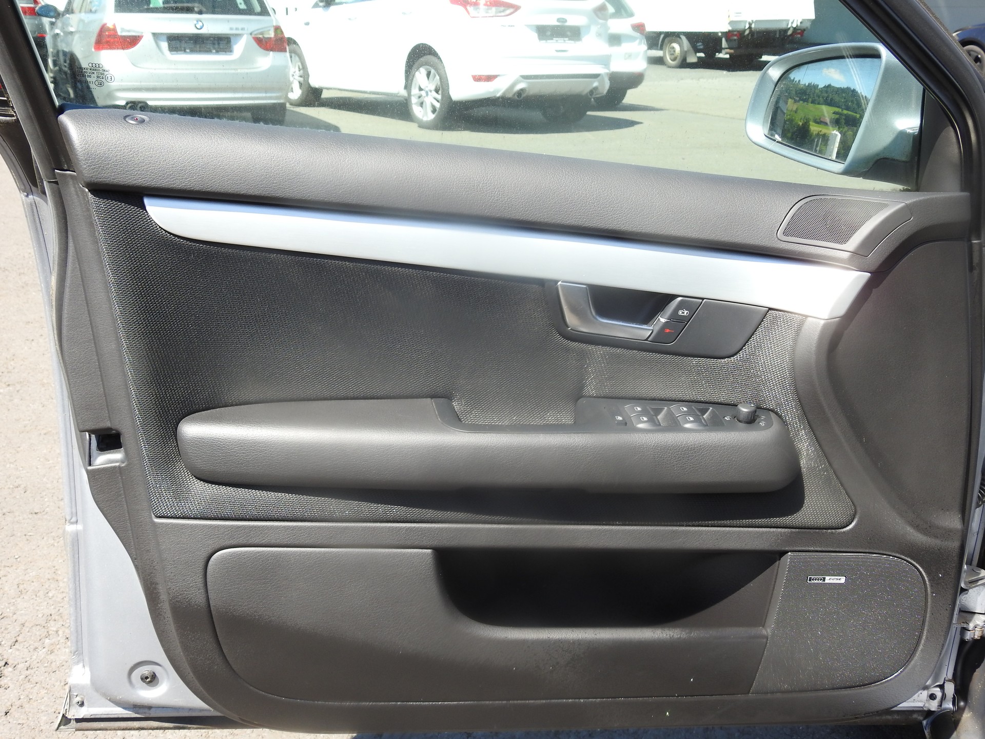 AUDI A4 Limousine 3.0 V6 TDI quattro-image-9
