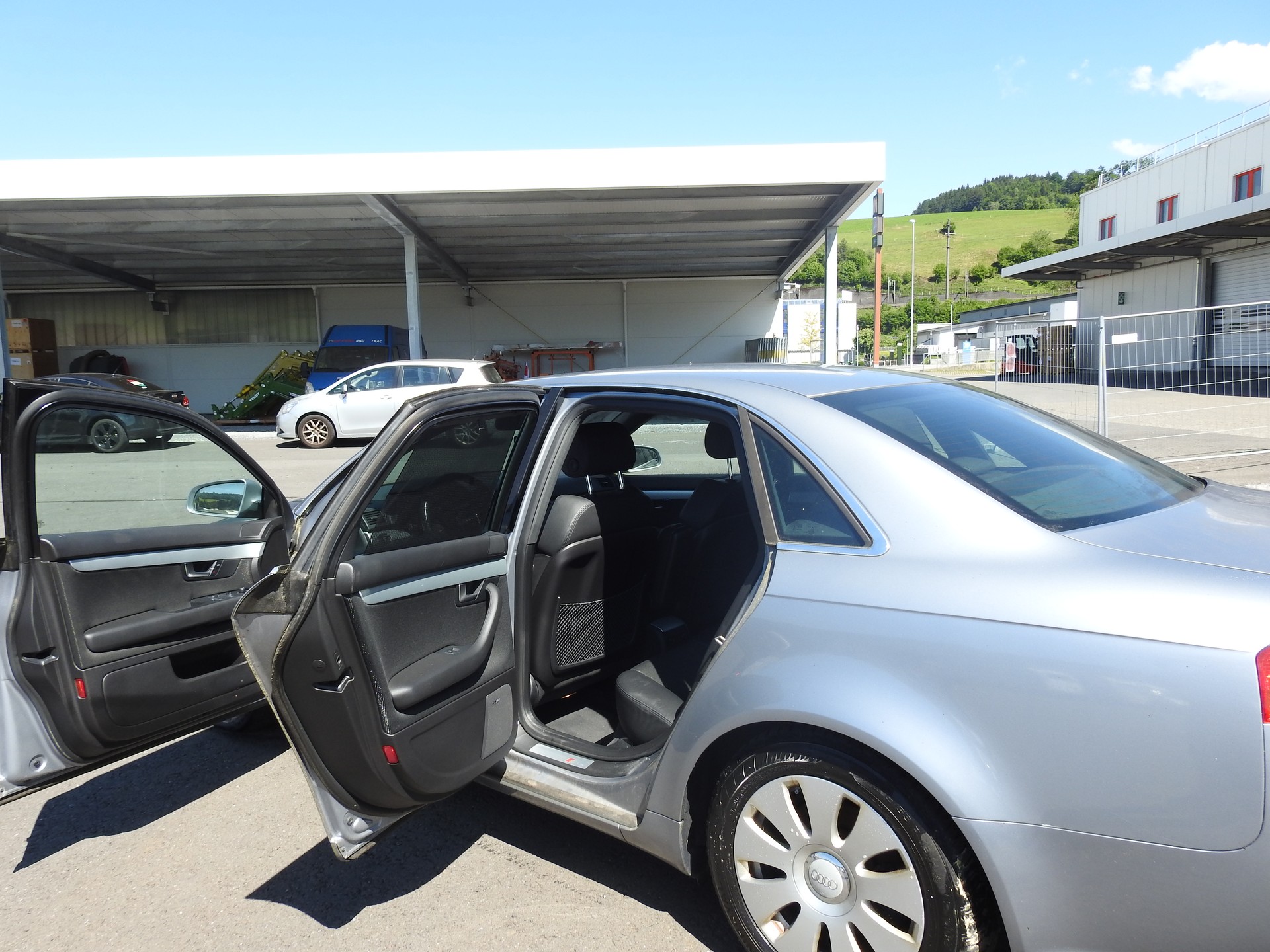 AUDI A4 Limousine 3.0 V6 TDI quattro-image-17