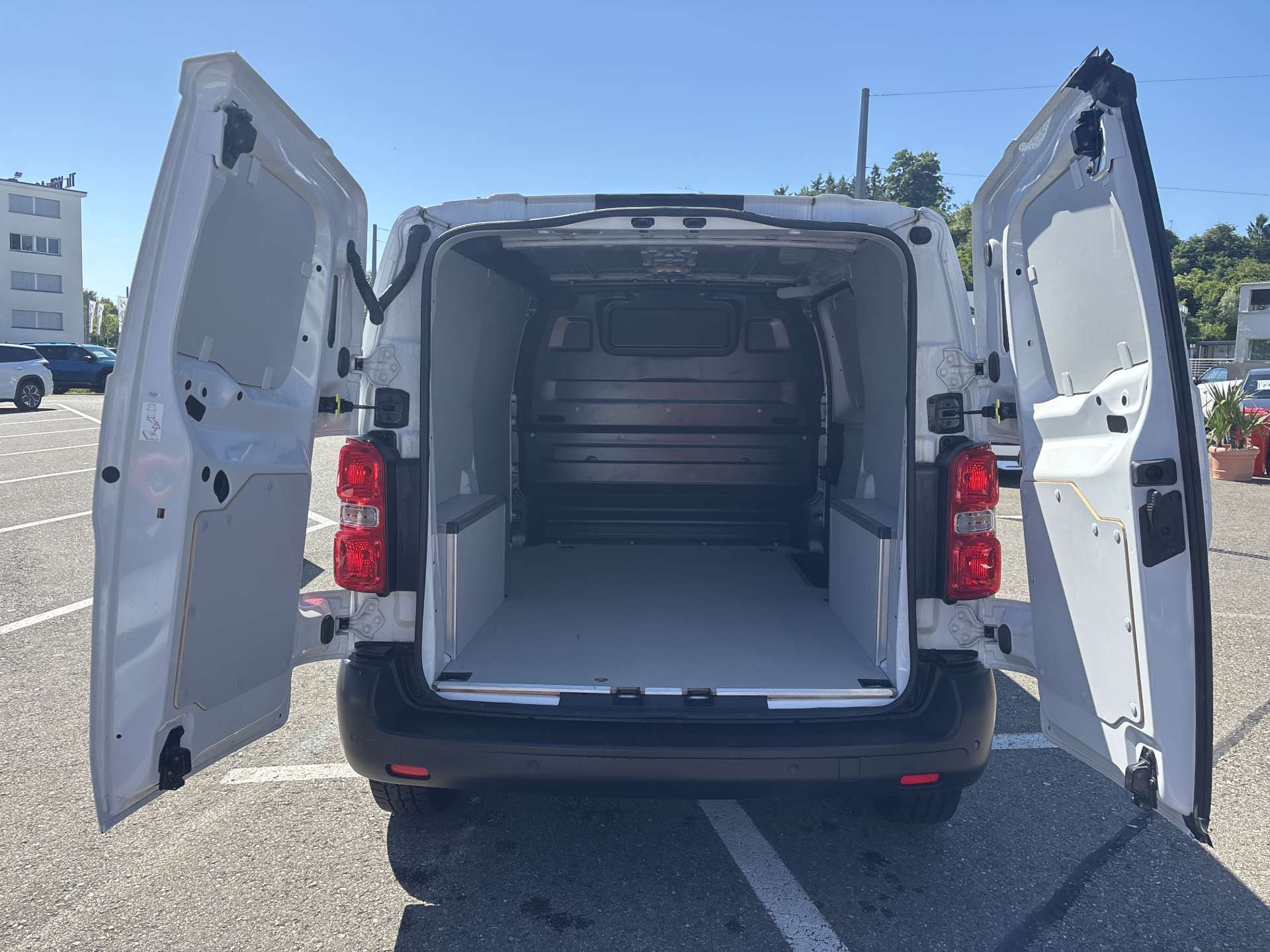 FIAT Scudo 2.0 BlueHDi L2 3-Plätzer EAT-Automat-image-7
