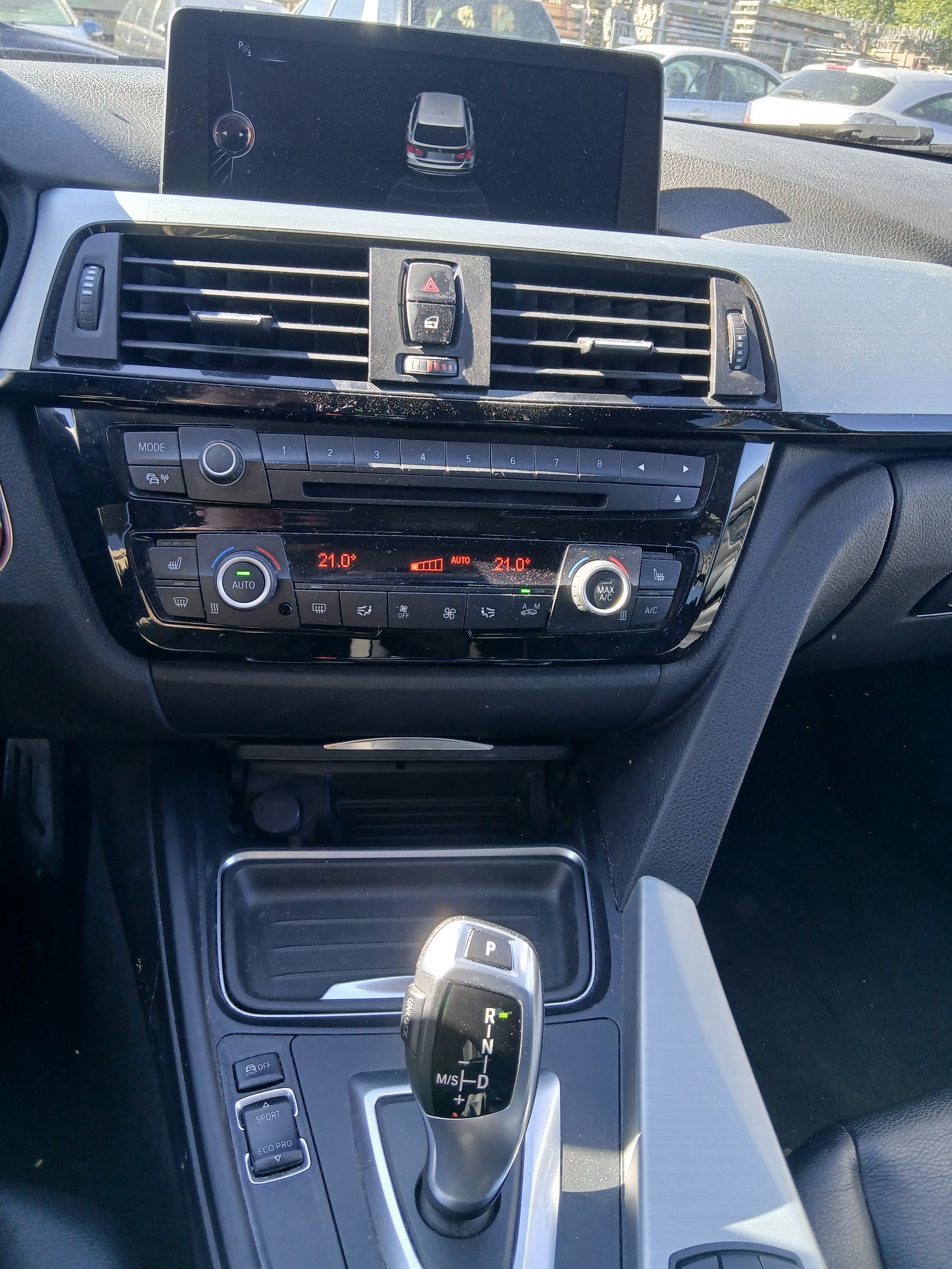 BMW 320i Touring Steptronic-image-8