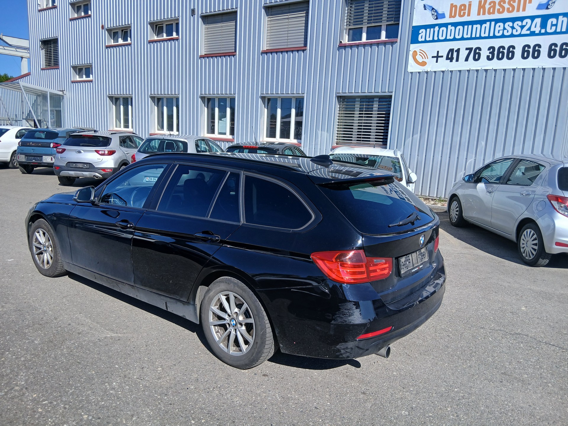BMW 320i Touring Steptronic-image-4