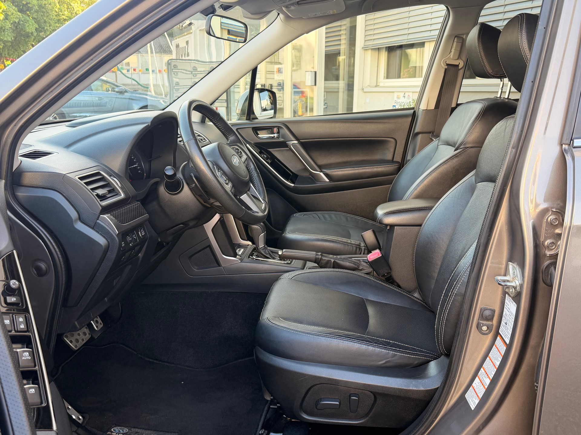 SUBARU Forester 2.0i Executive Lineartronic-image-6