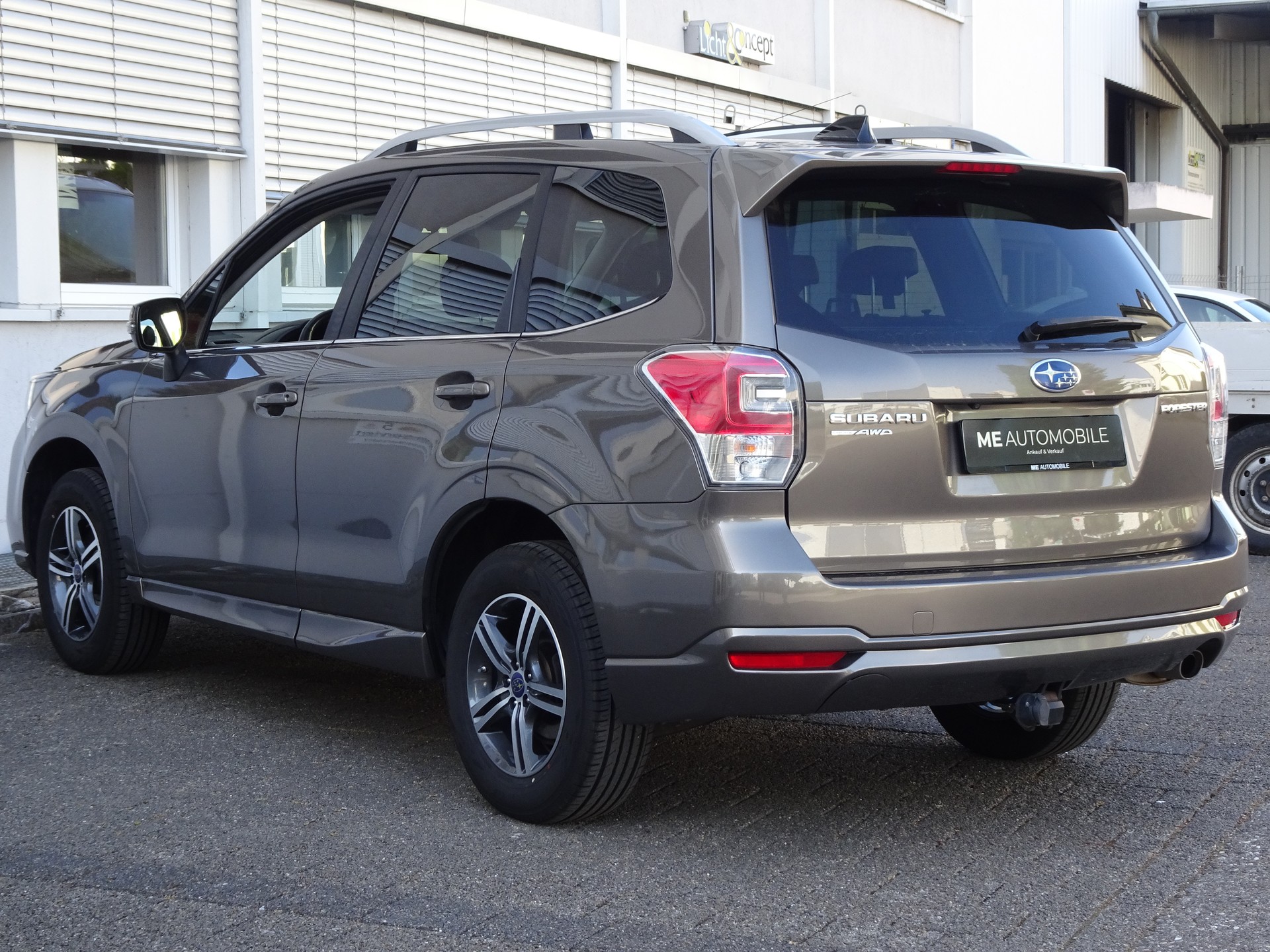 SUBARU Forester 2.0i Executive Lineartronic-image-3