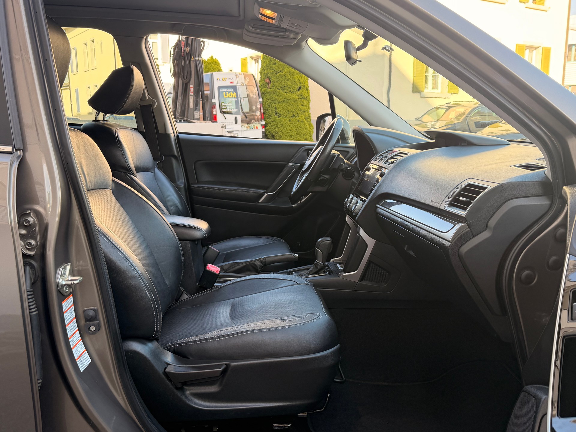 SUBARU Forester 2.0i Executive Lineartronic-image-7