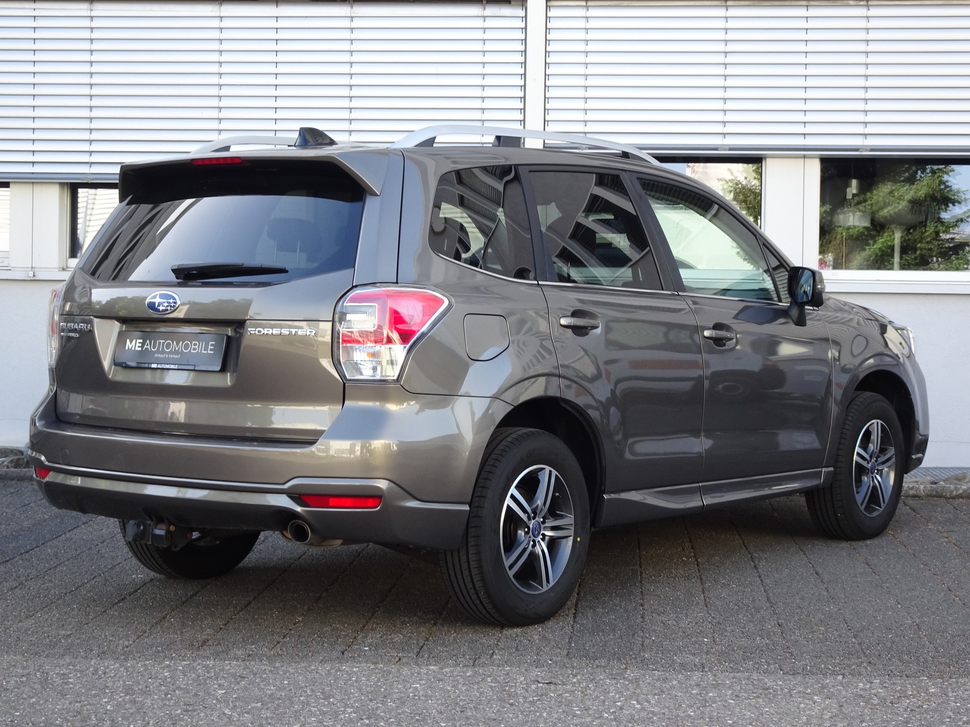 SUBARU Forester 2.0i Executive Lineartronic-image-2